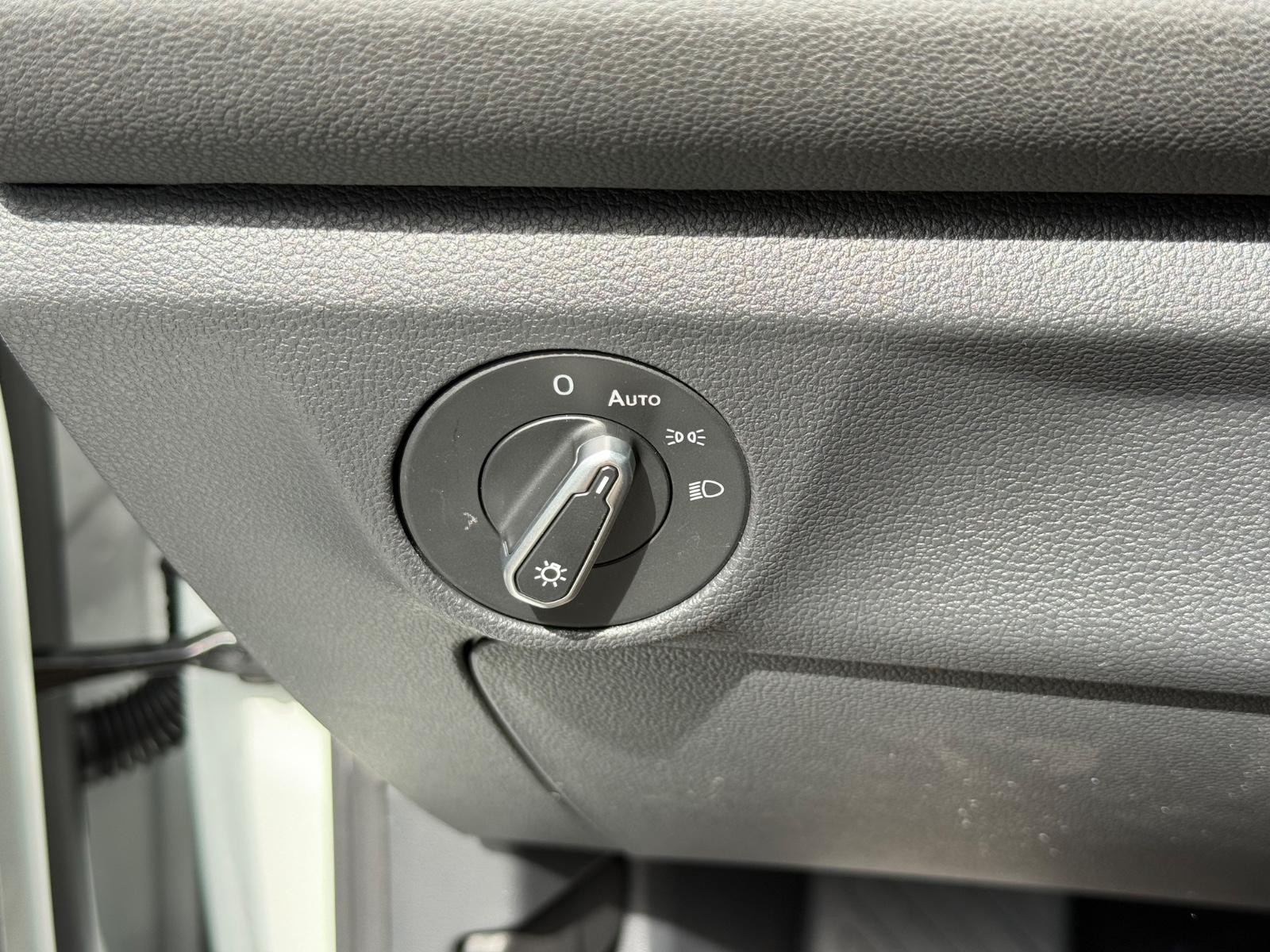 Volkswagen Jetta Vehicle Image 14