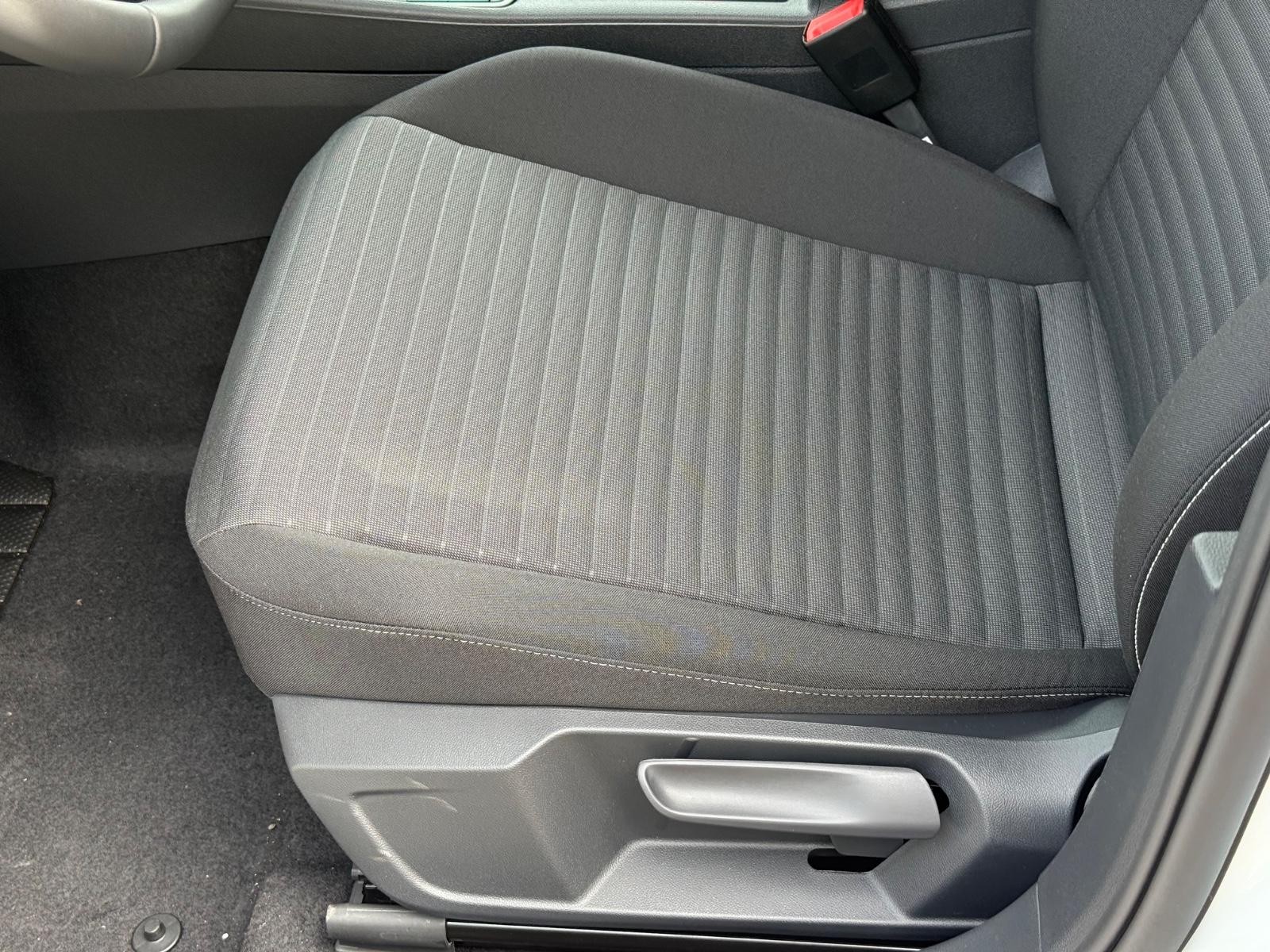 Volkswagen Jetta Vehicle Image 16