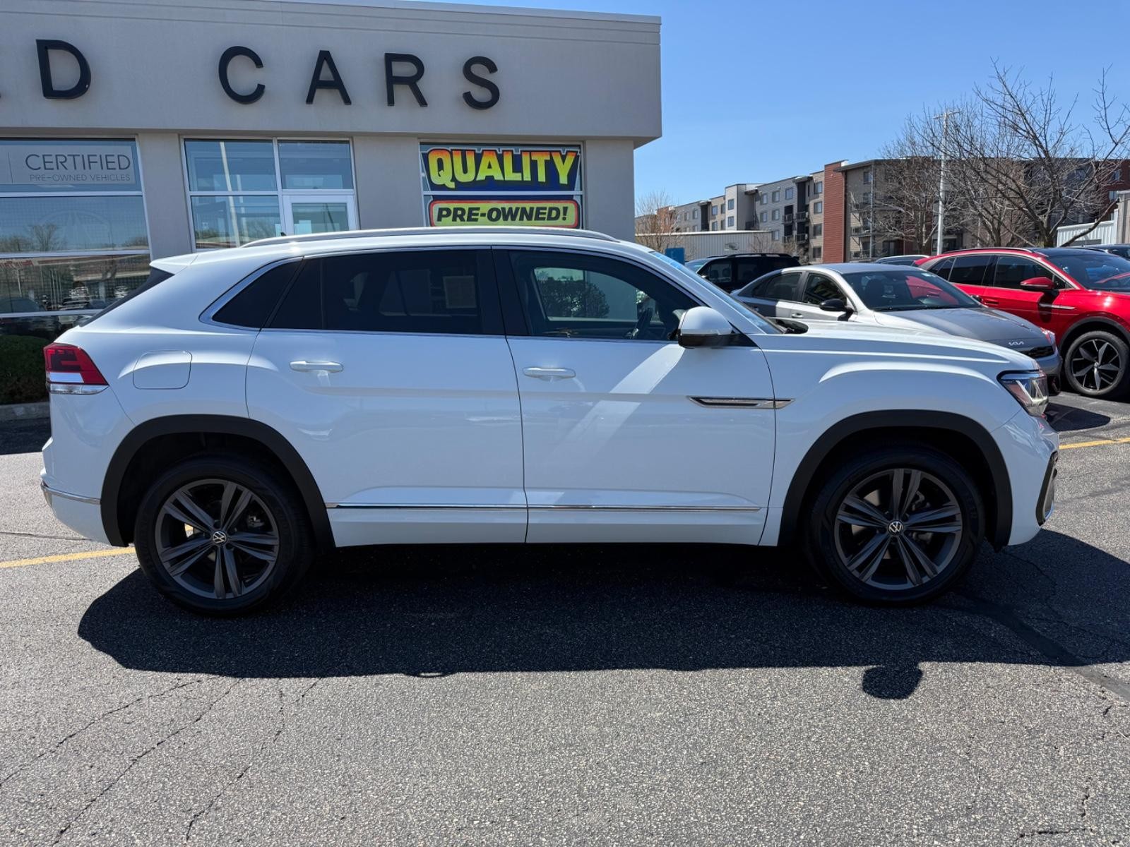 Volkswagen Atlas Cross Sport Vehicle Image 02