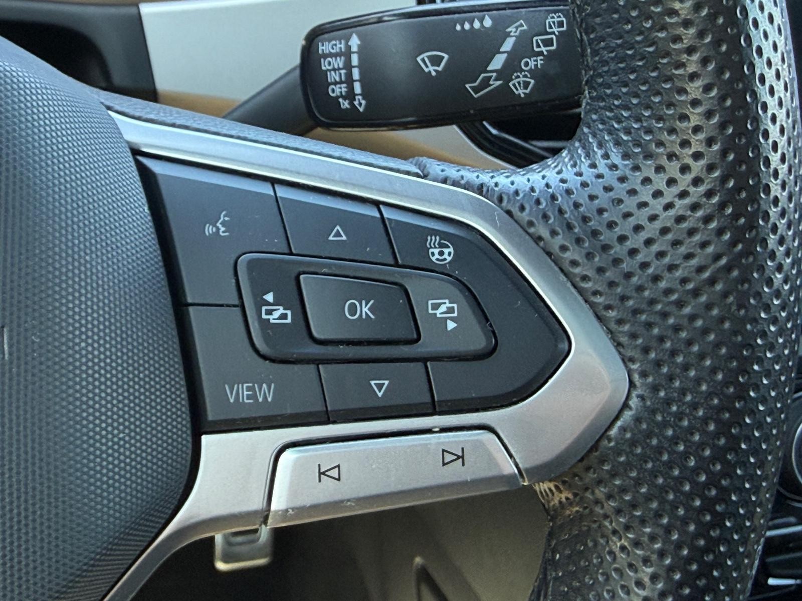 Volkswagen Atlas Cross Sport Vehicle Image 17