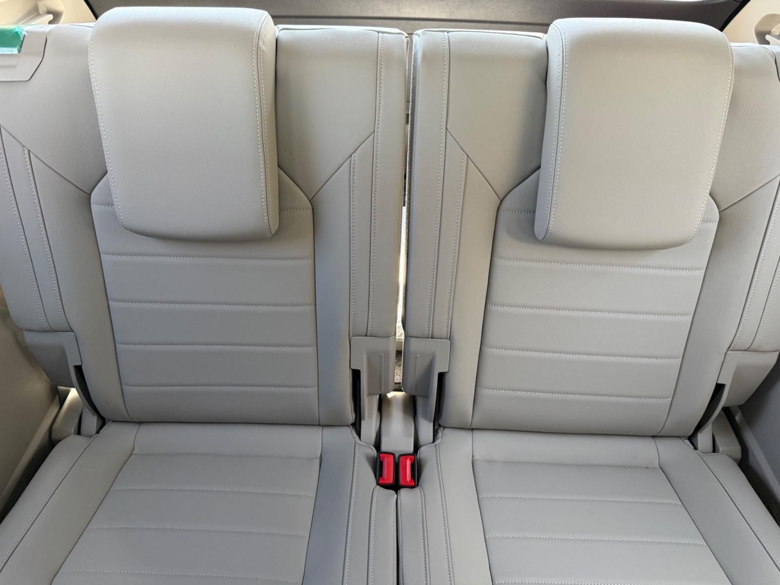 Volkswagen Atlas Vehicle Image 06