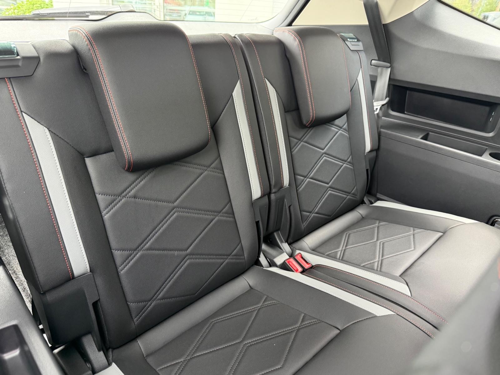 Volkswagen Atlas Vehicle Image 06