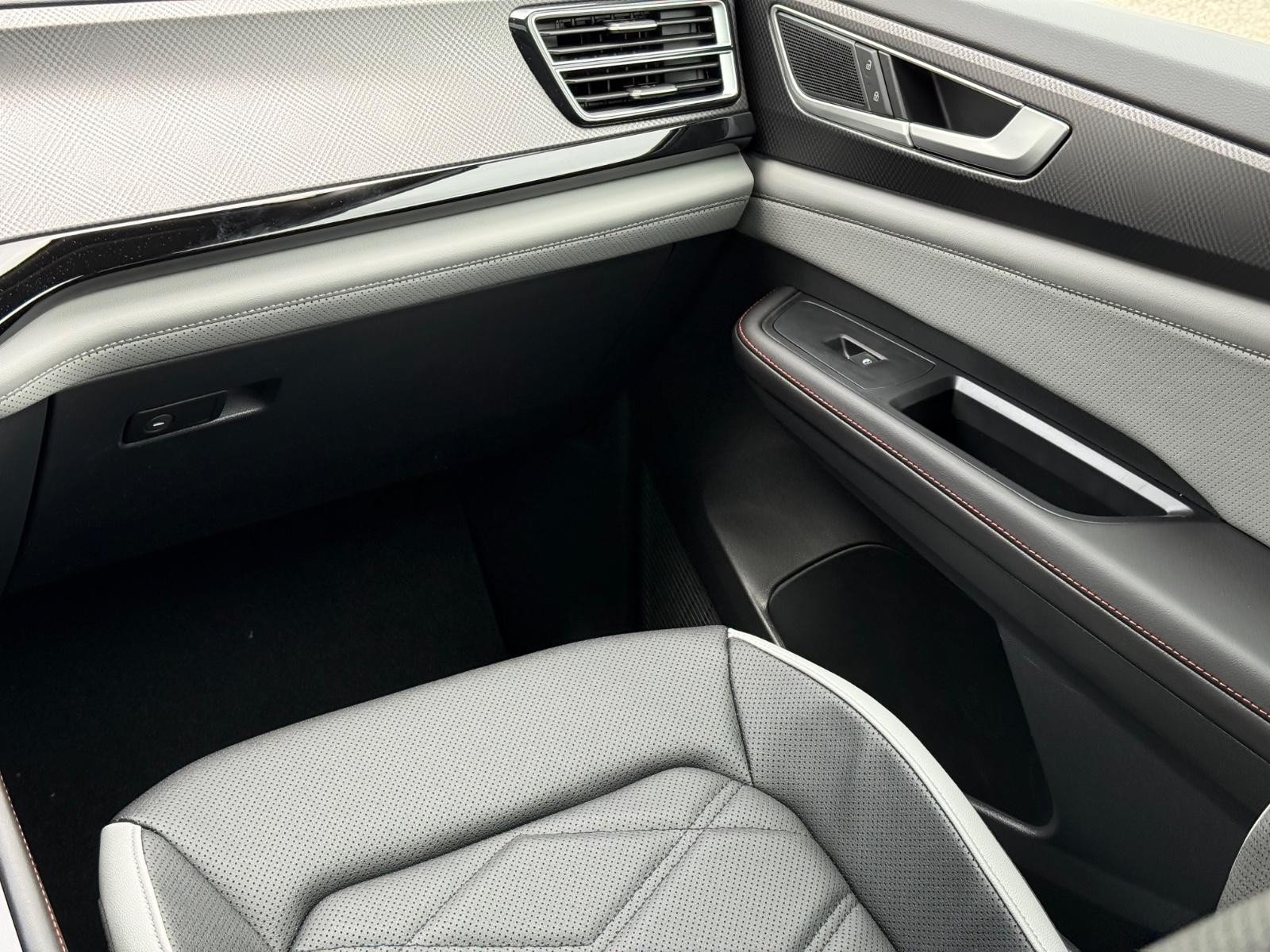 Volkswagen Atlas Vehicle Image 11