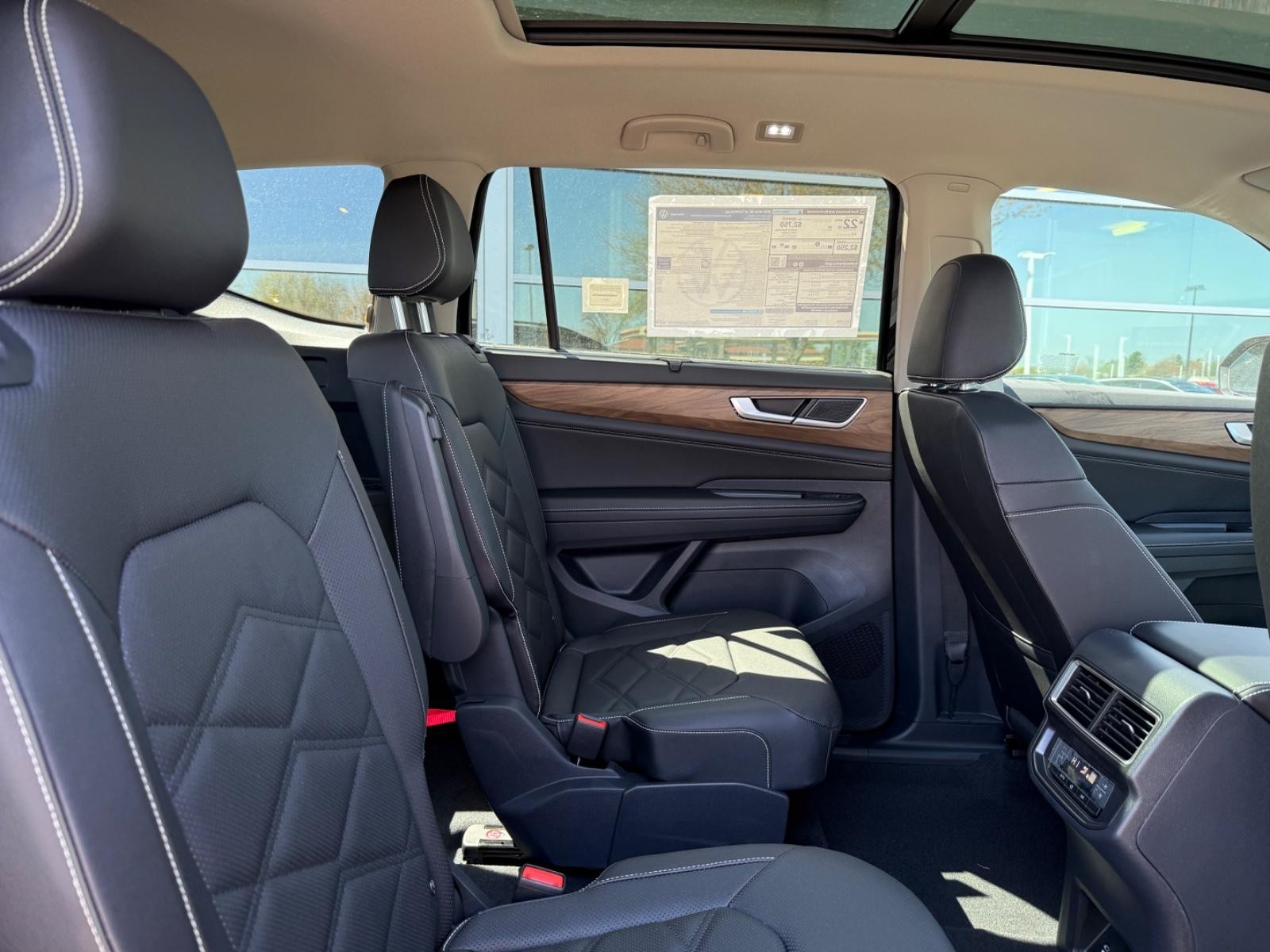 Volkswagen Atlas Vehicle Image 05