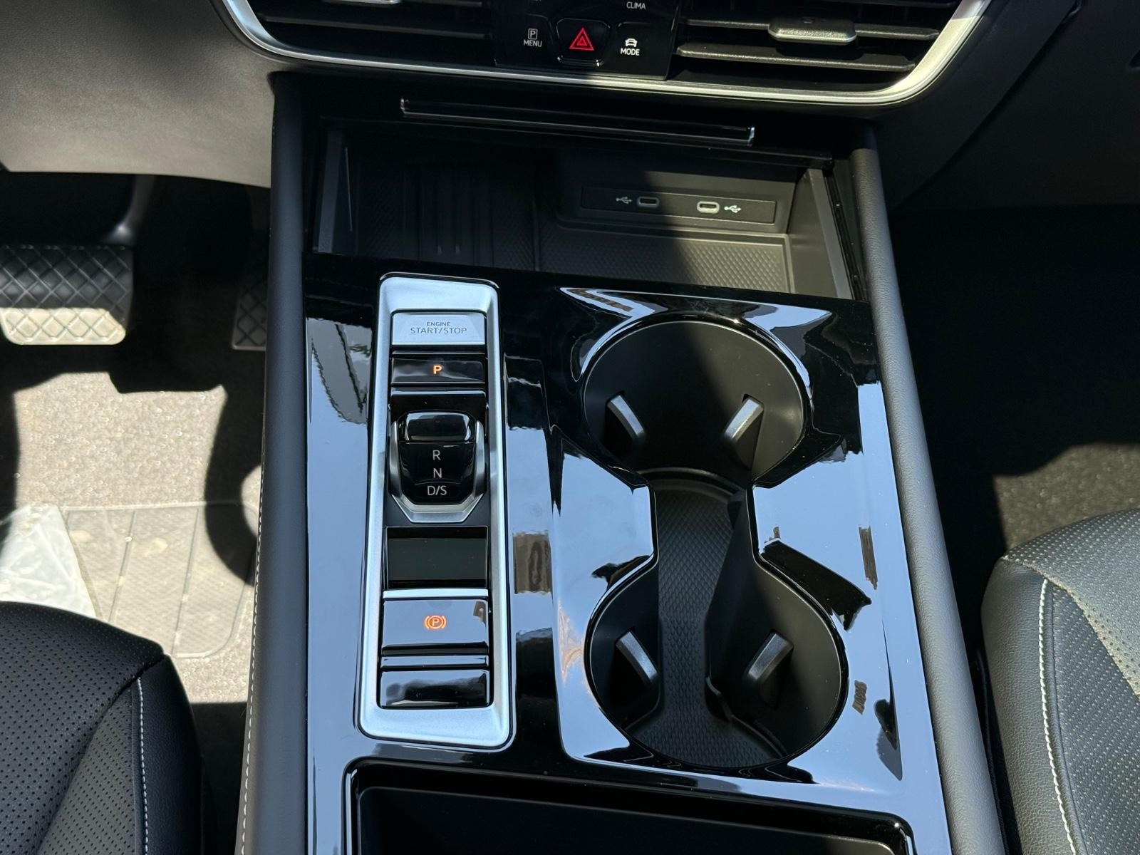 Volkswagen Atlas Vehicle Image 09