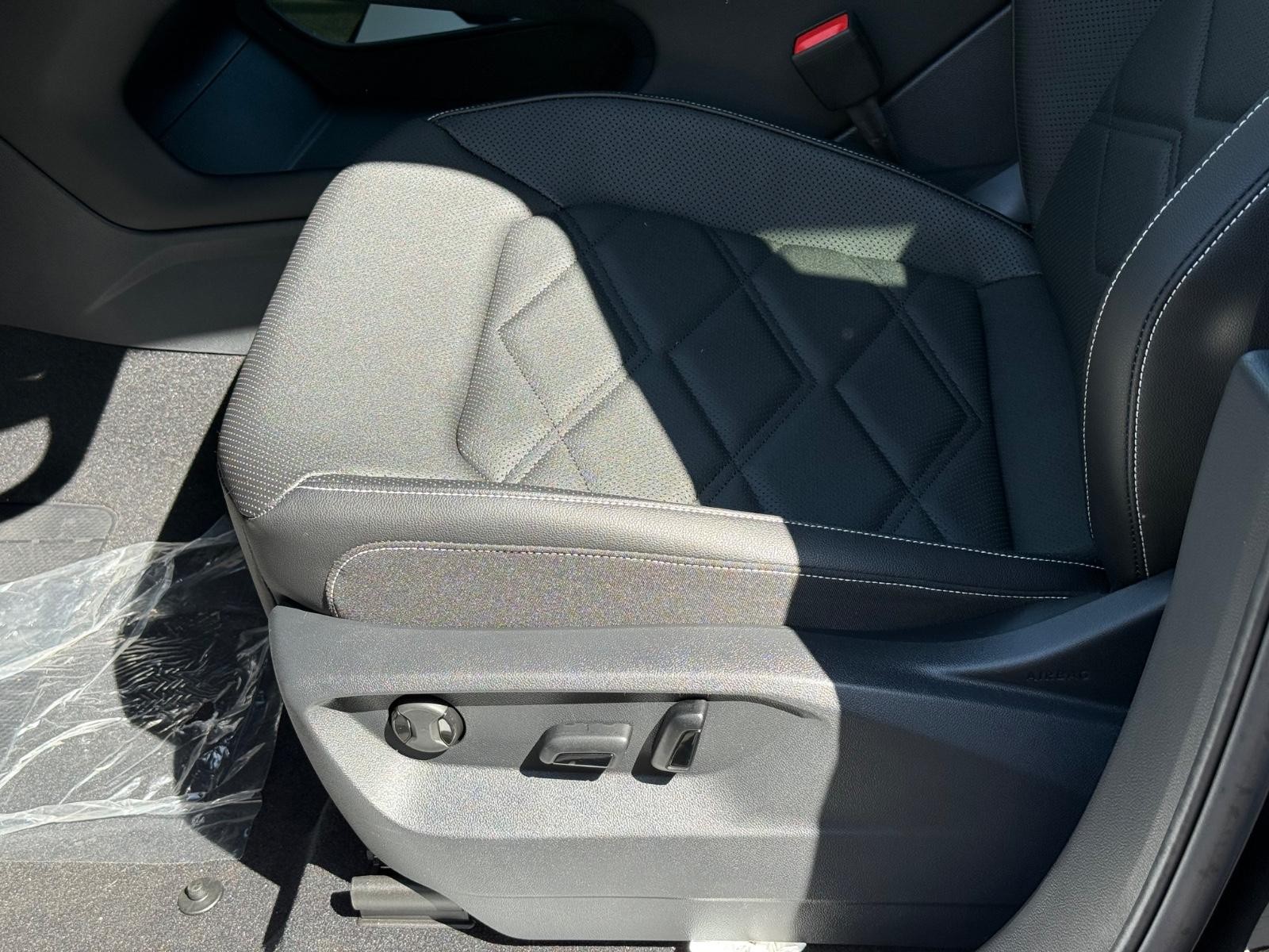 Volkswagen Atlas Vehicle Image 16