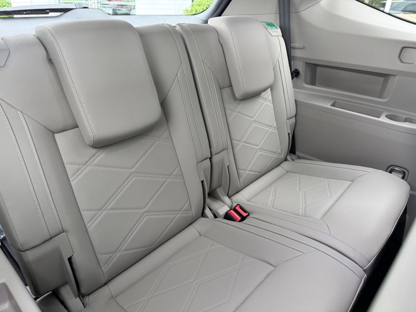 Volkswagen Atlas Vehicle Image 06