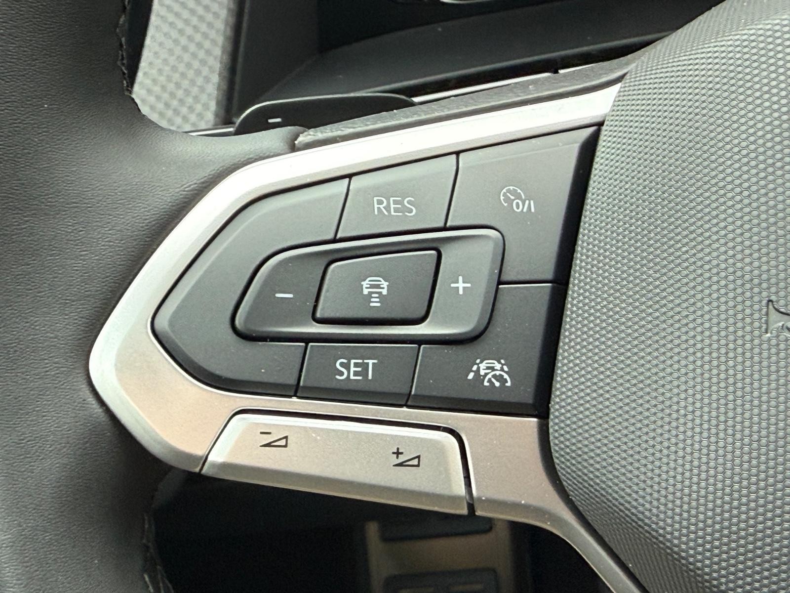 Volkswagen Atlas Vehicle Image 11