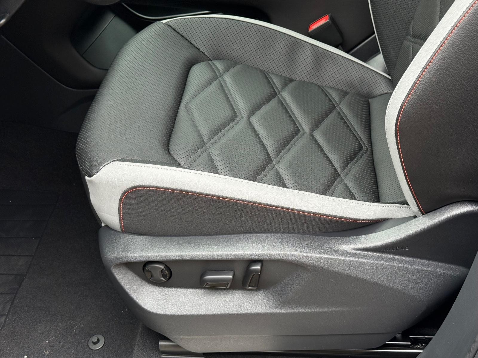 Volkswagen Atlas Vehicle Image 17