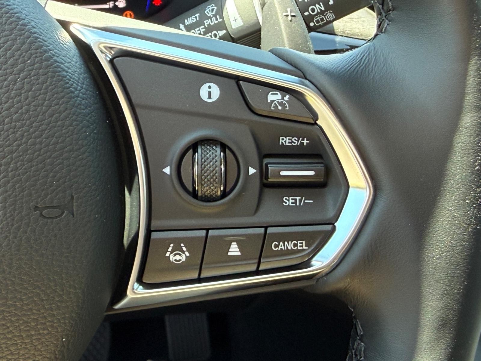 Acura MDX Vehicle Image 13