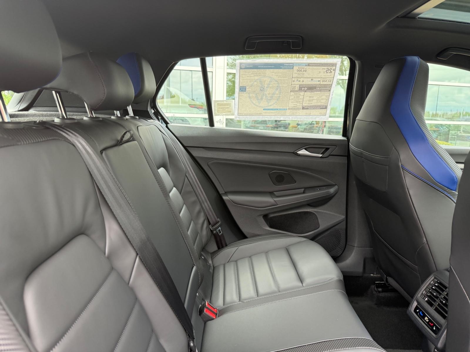 Volkswagen Golf R Vehicle Image 05