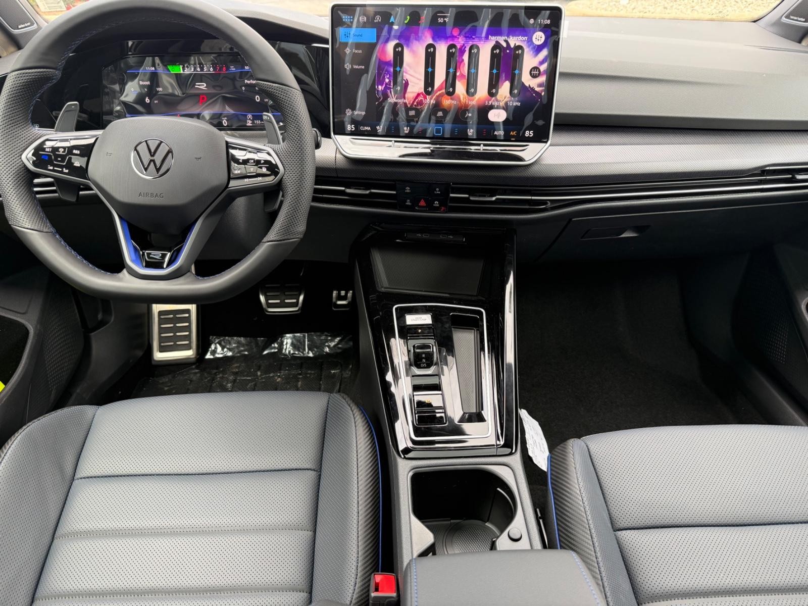 Volkswagen Golf R Vehicle Image 06