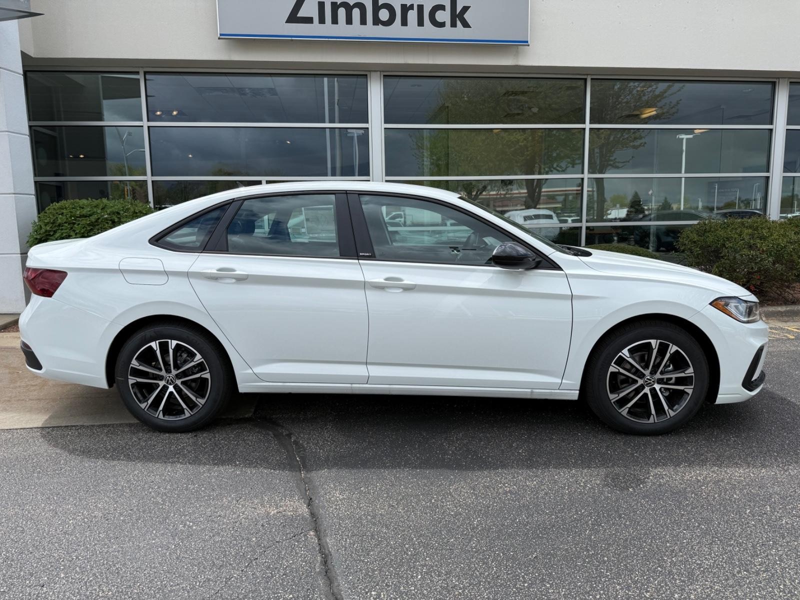 Volkswagen Jetta Vehicle Image 02