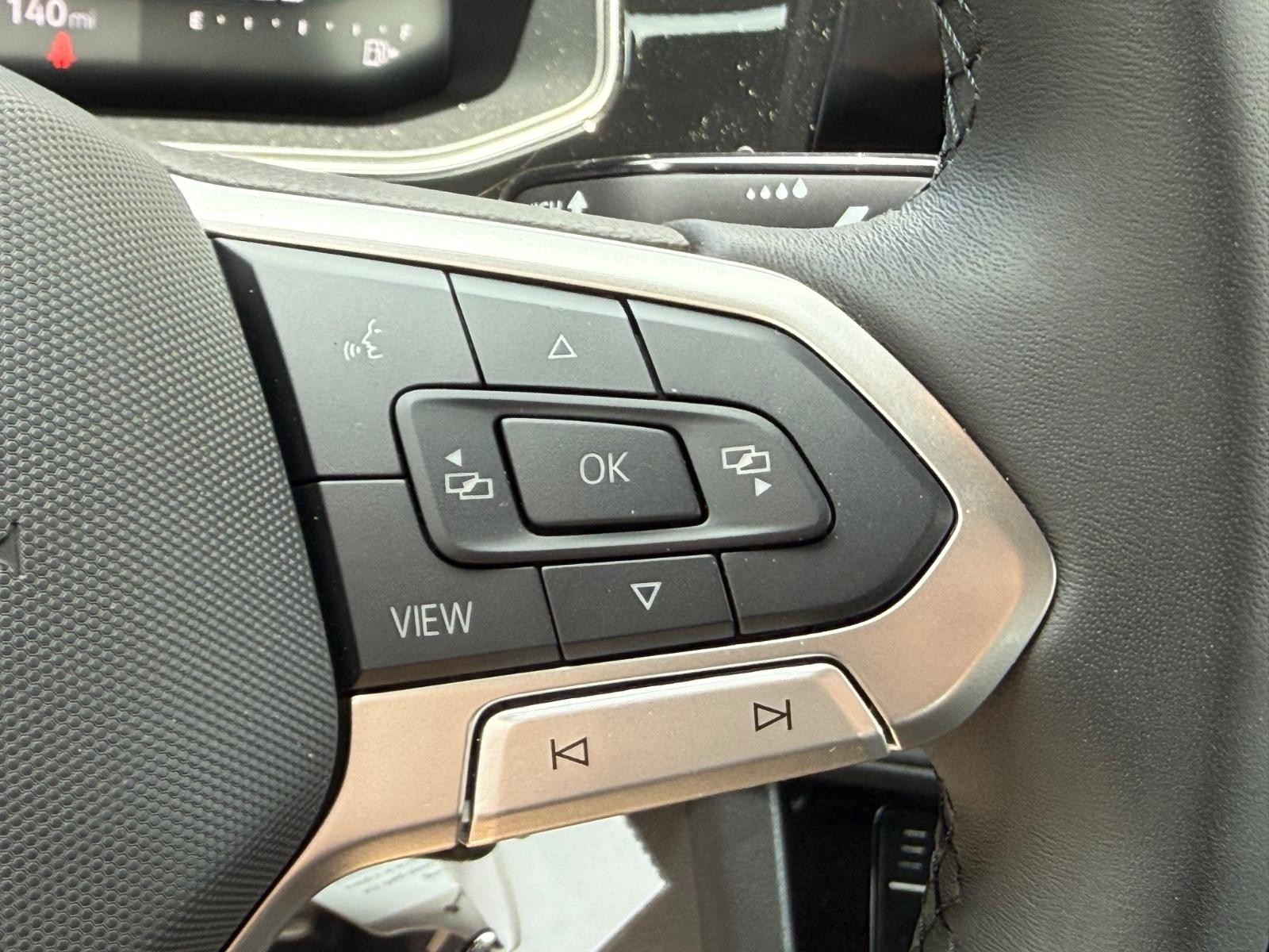 Volkswagen Jetta Vehicle Image 12