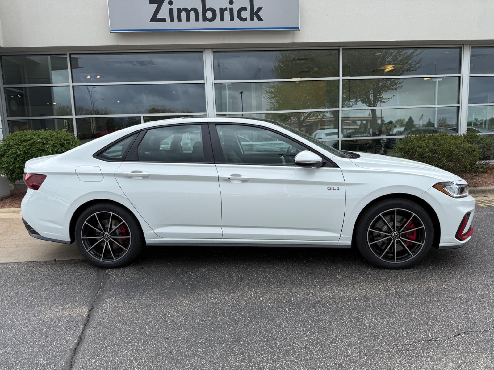 Volkswagen Jetta GLI Vehicle Image 02