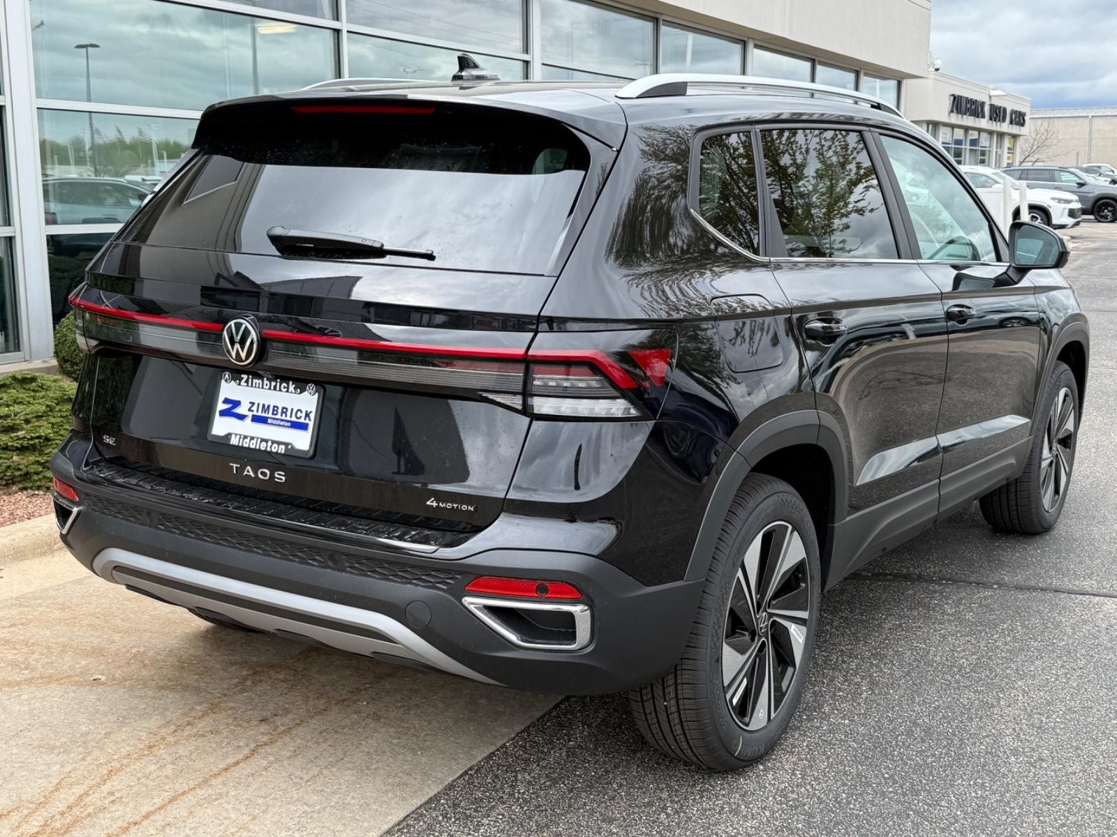 Volkswagen Taos Vehicle Image 03