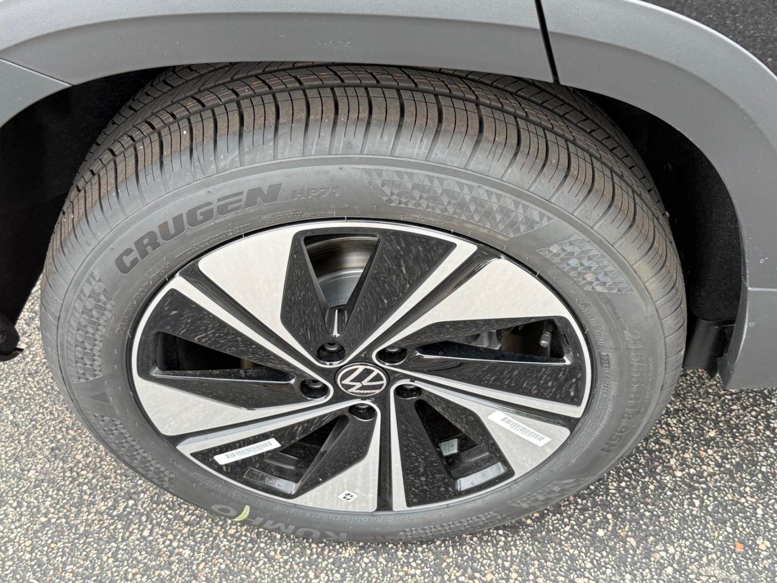 Volkswagen Taos Vehicle Image 04