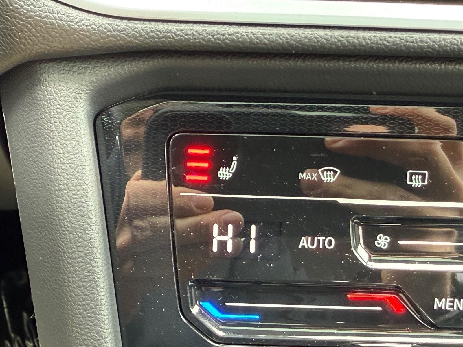 Volkswagen Taos Vehicle Image 14