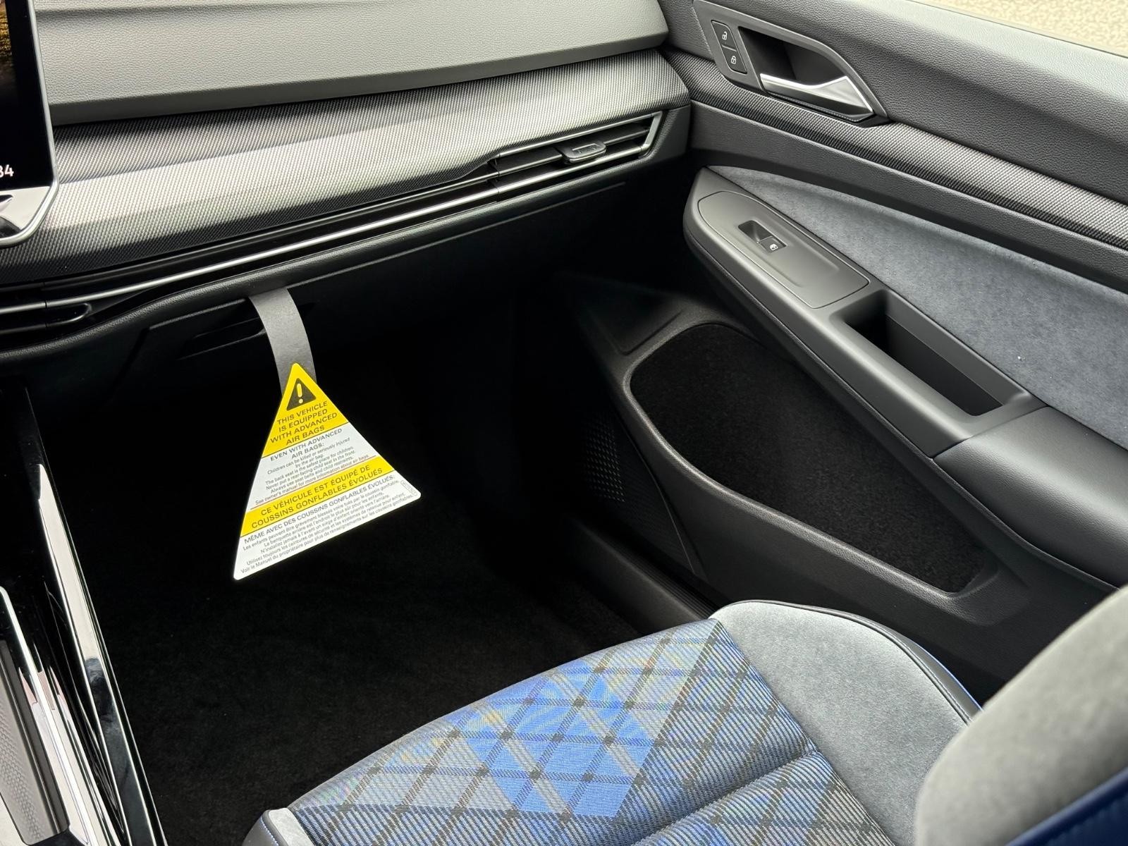 Volkswagen Golf R Vehicle Image 10