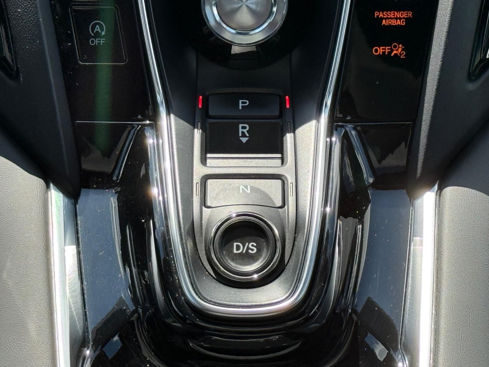 Acura RDX Vehicle Full-screen Gallery Image 13