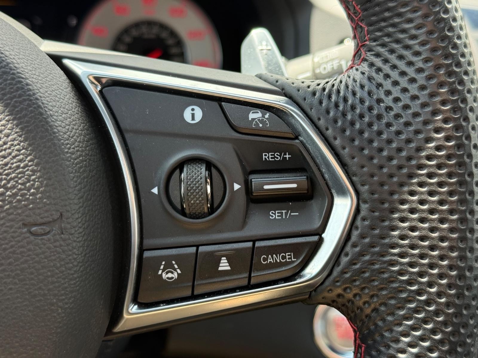 Acura RDX Vehicle Full-screen Gallery Image 18