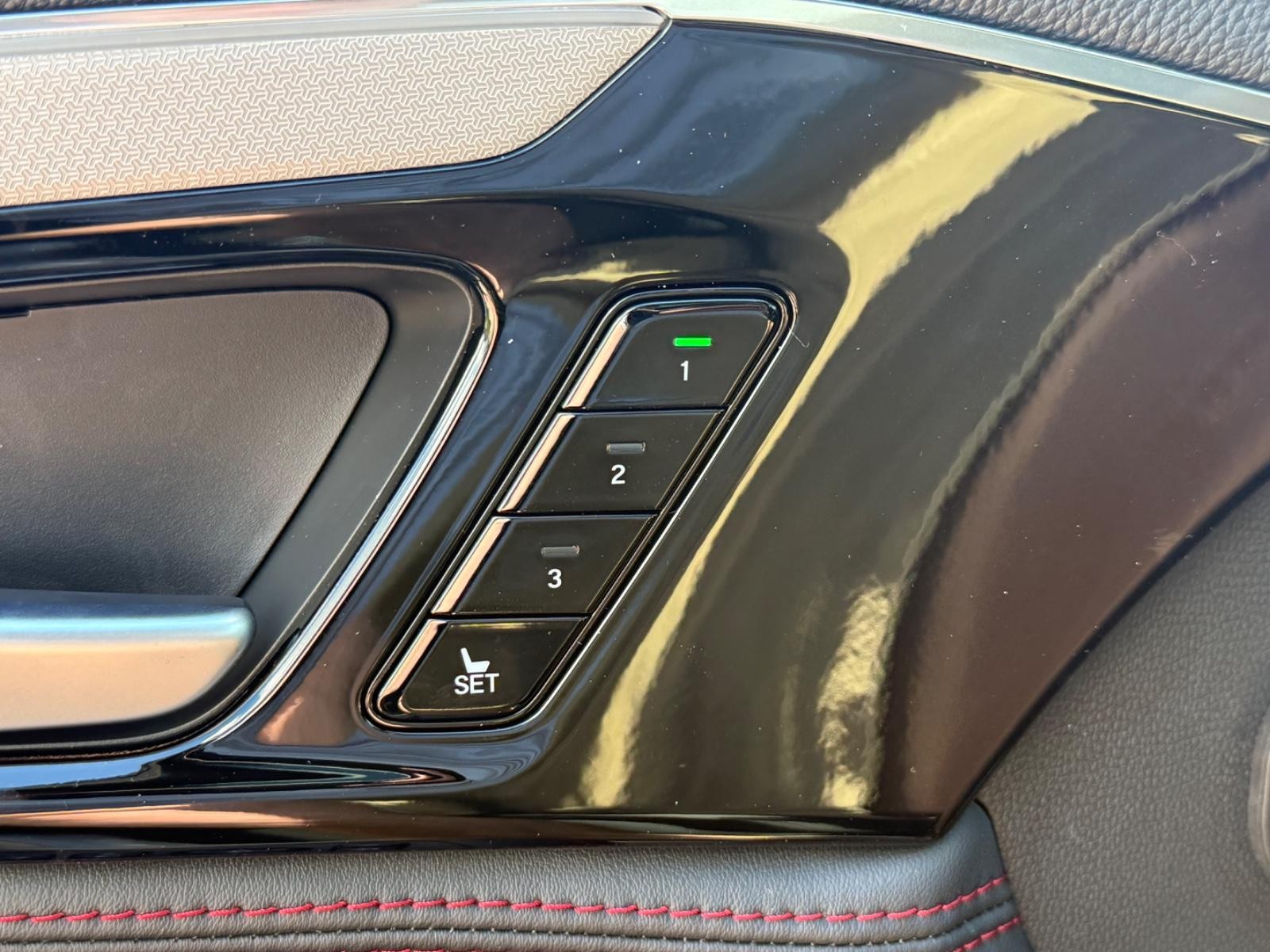 Acura MDX Vehicle Image 10