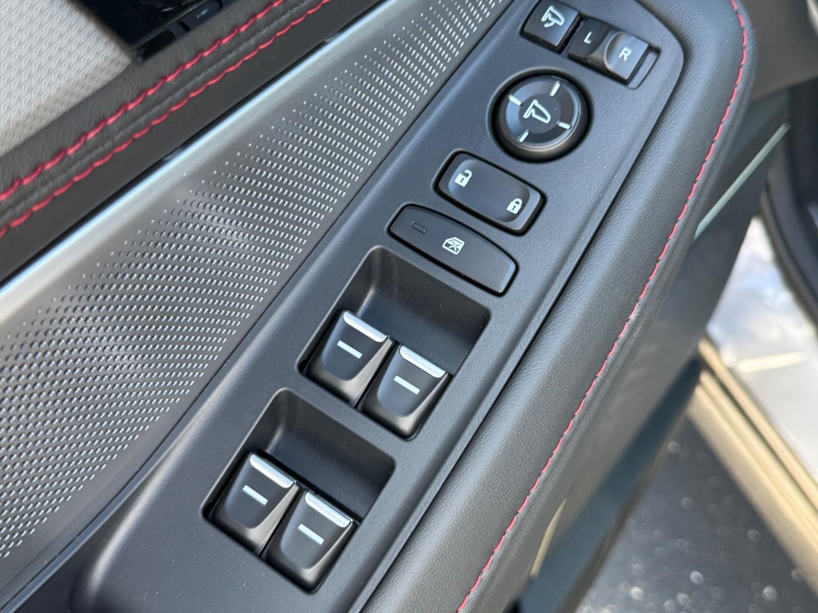 Acura MDX Vehicle Image 15