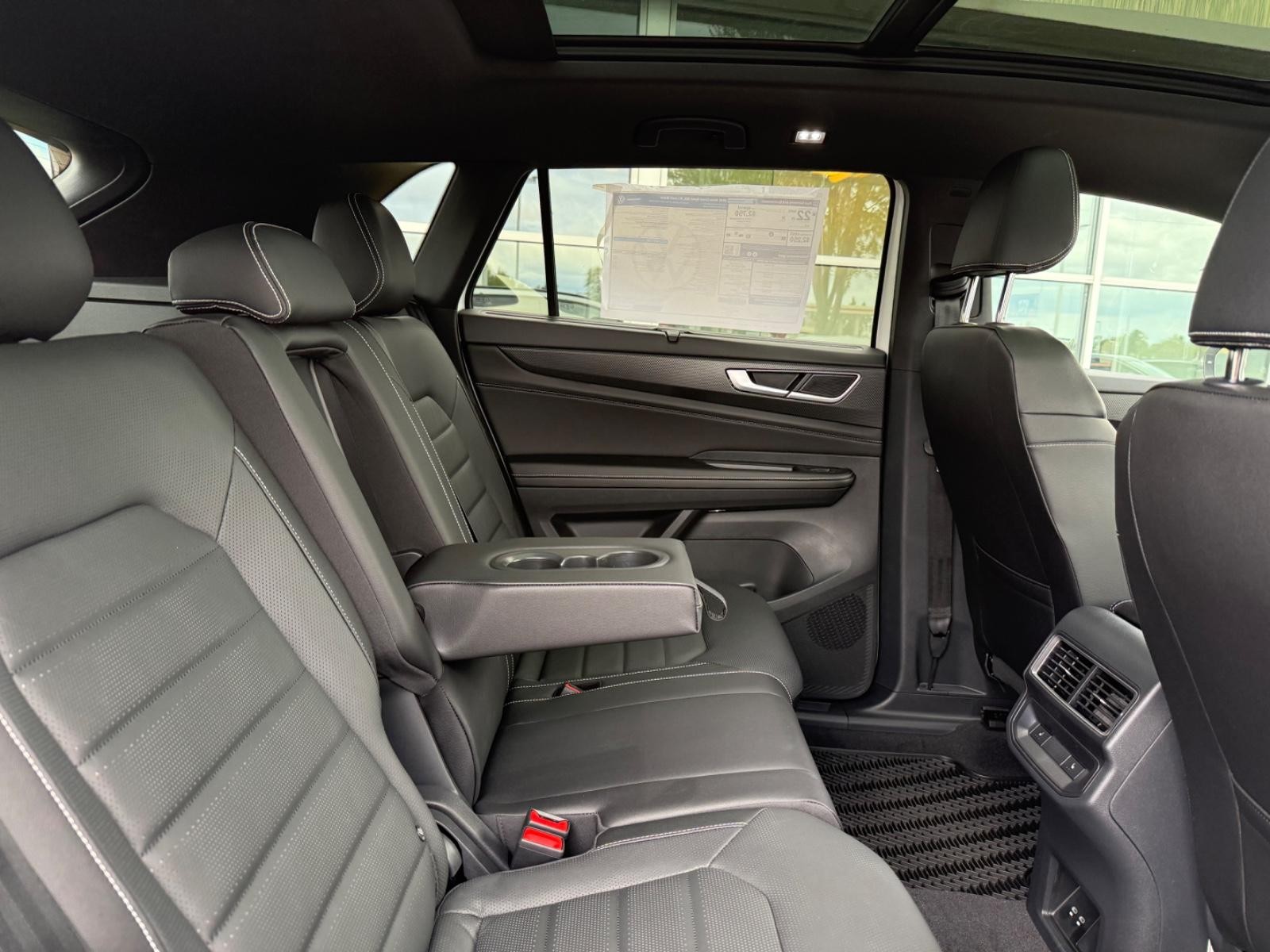 Volkswagen Atlas Cross Sport Vehicle Image 05
