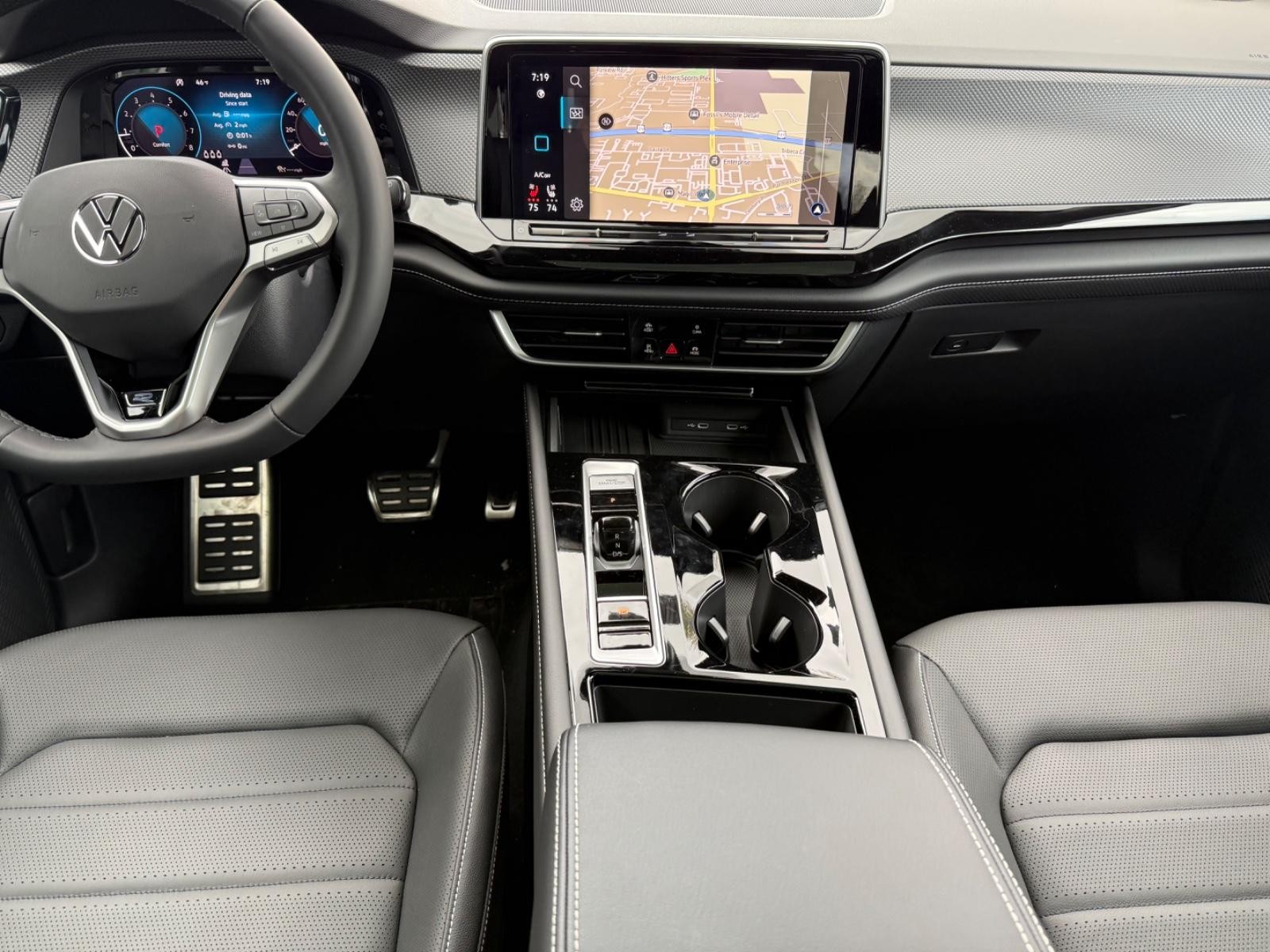 Volkswagen Atlas Cross Sport Vehicle Image 06