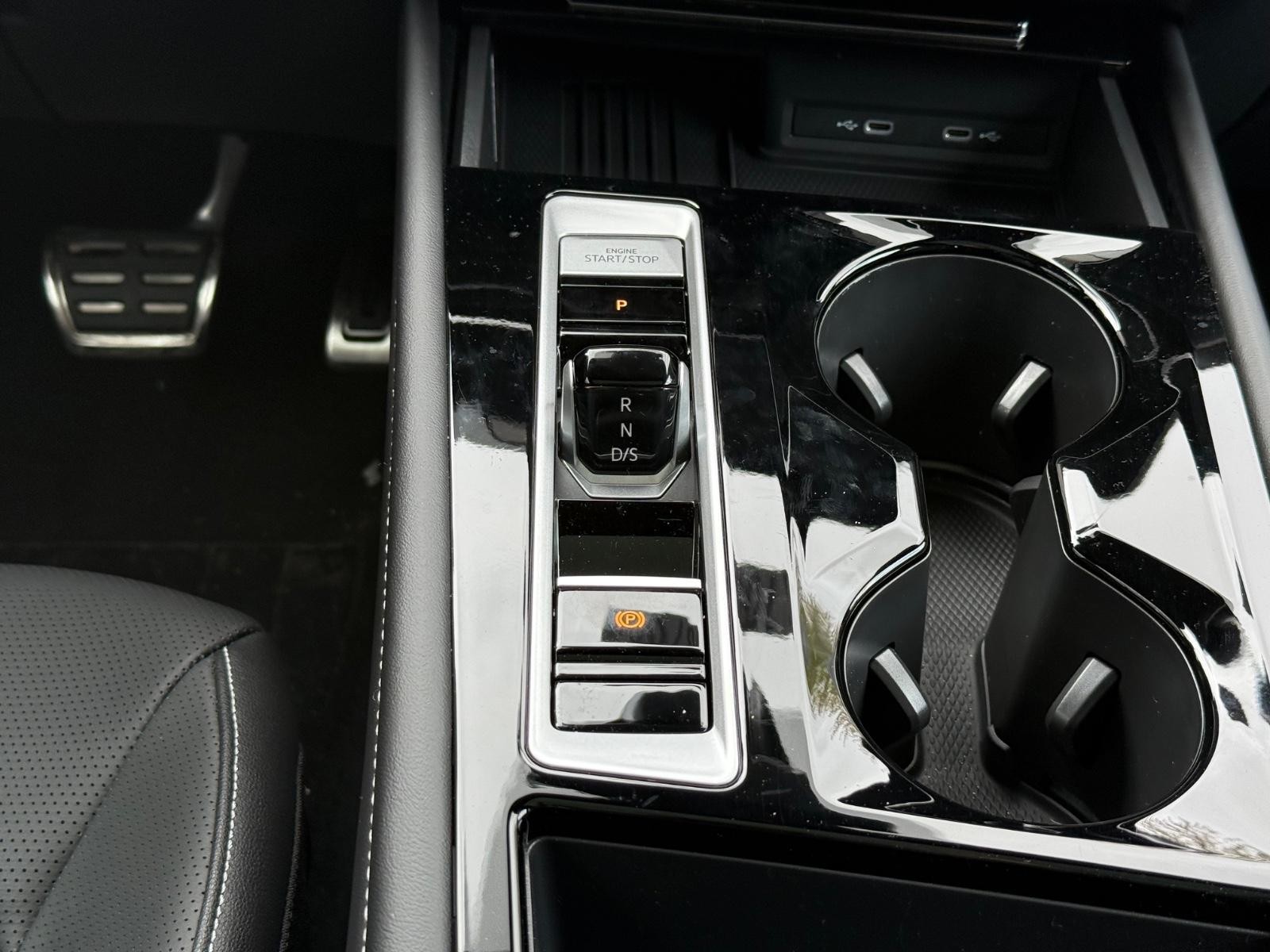 Volkswagen Atlas Cross Sport Vehicle Image 08