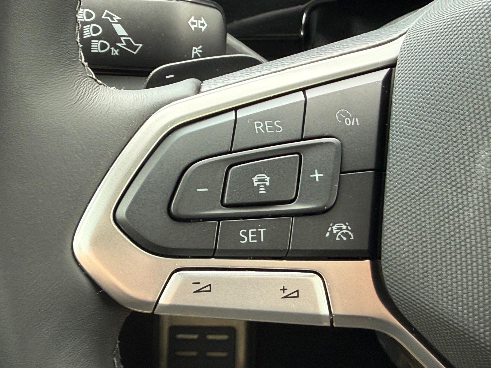 Volkswagen Atlas Cross Sport Vehicle Image 11