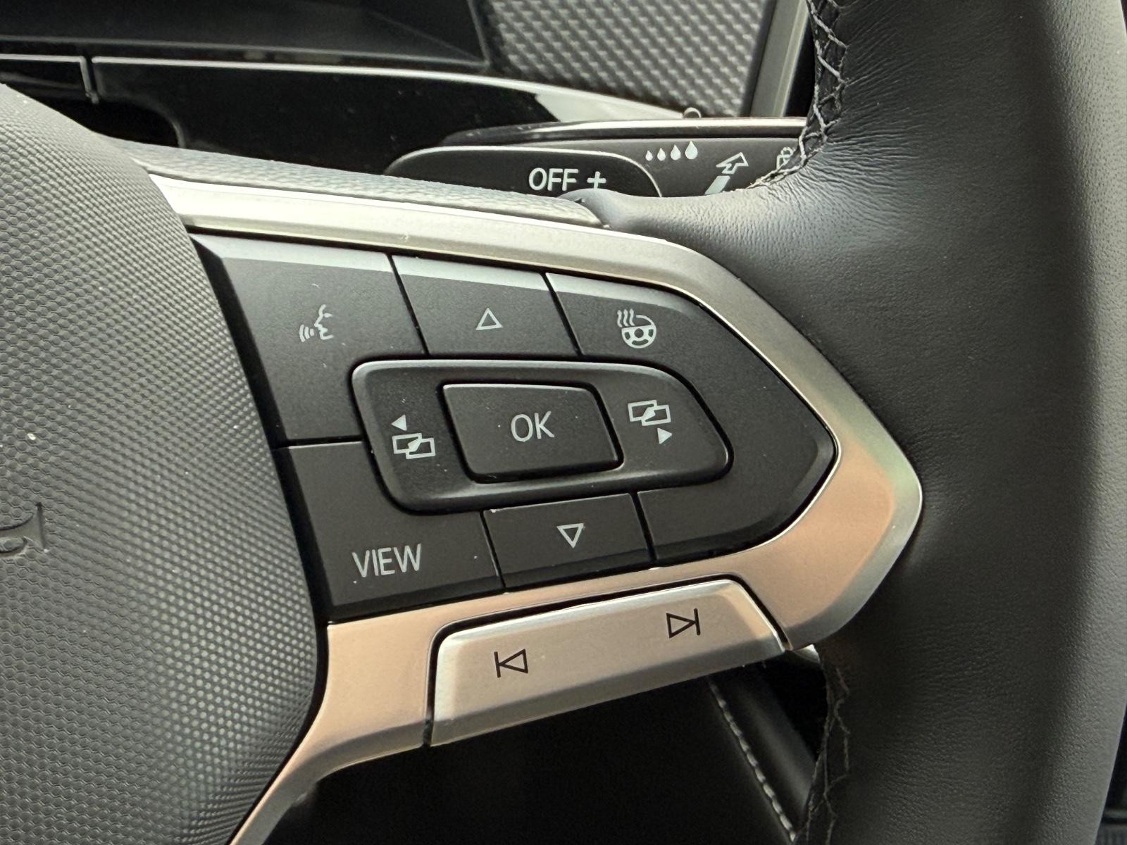 Volkswagen Atlas Cross Sport Vehicle Image 12
