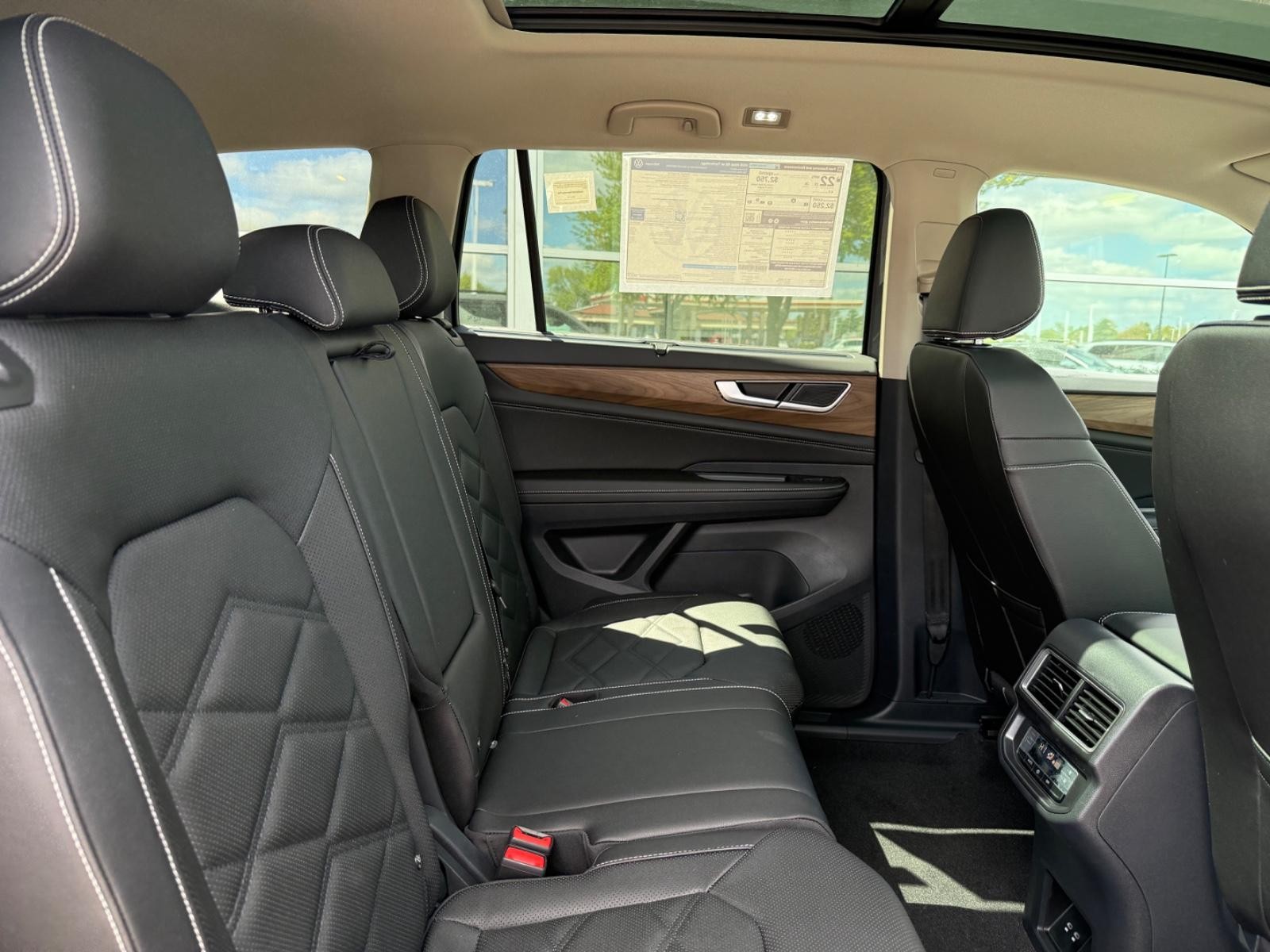 Volkswagen Atlas Vehicle Image 04