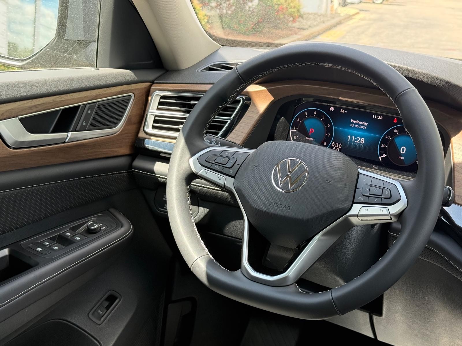 Volkswagen Atlas Vehicle Image 10