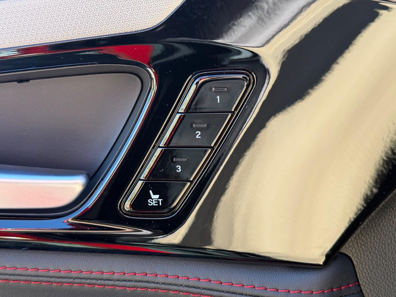 Acura MDX Vehicle Image 11