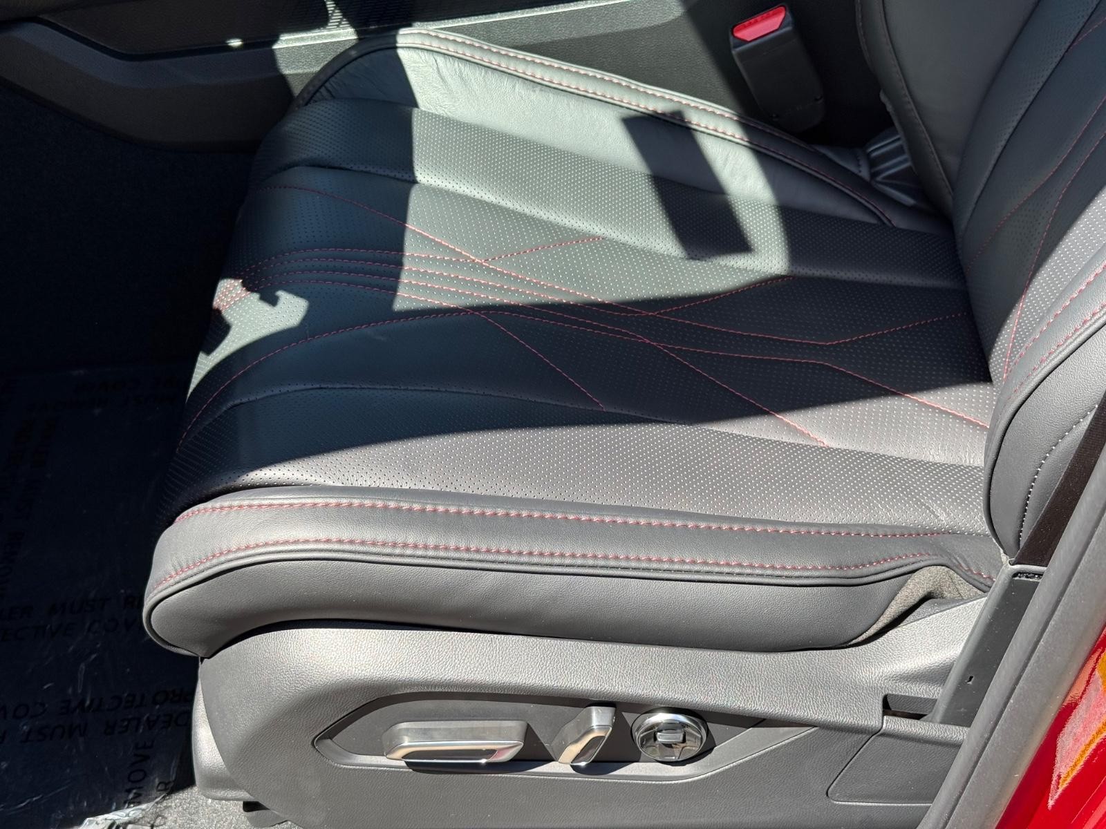 Acura MDX Vehicle Image 17
