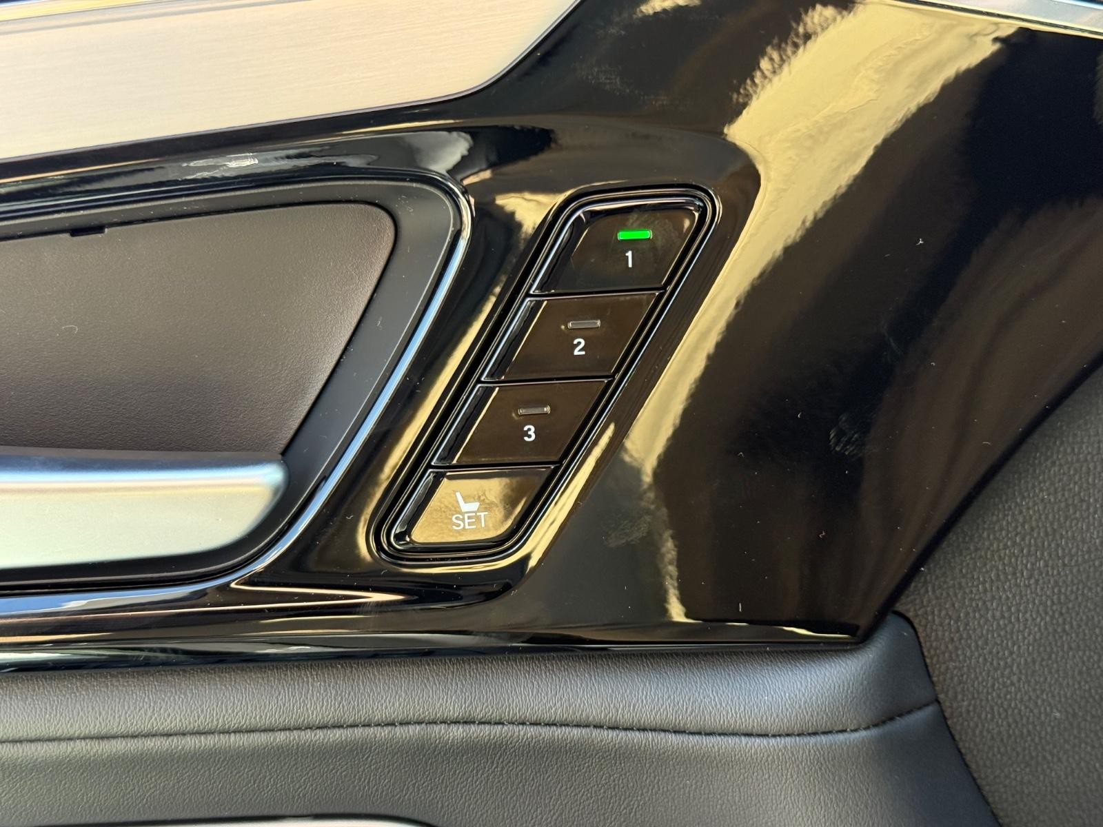 Acura MDX Vehicle Image 11