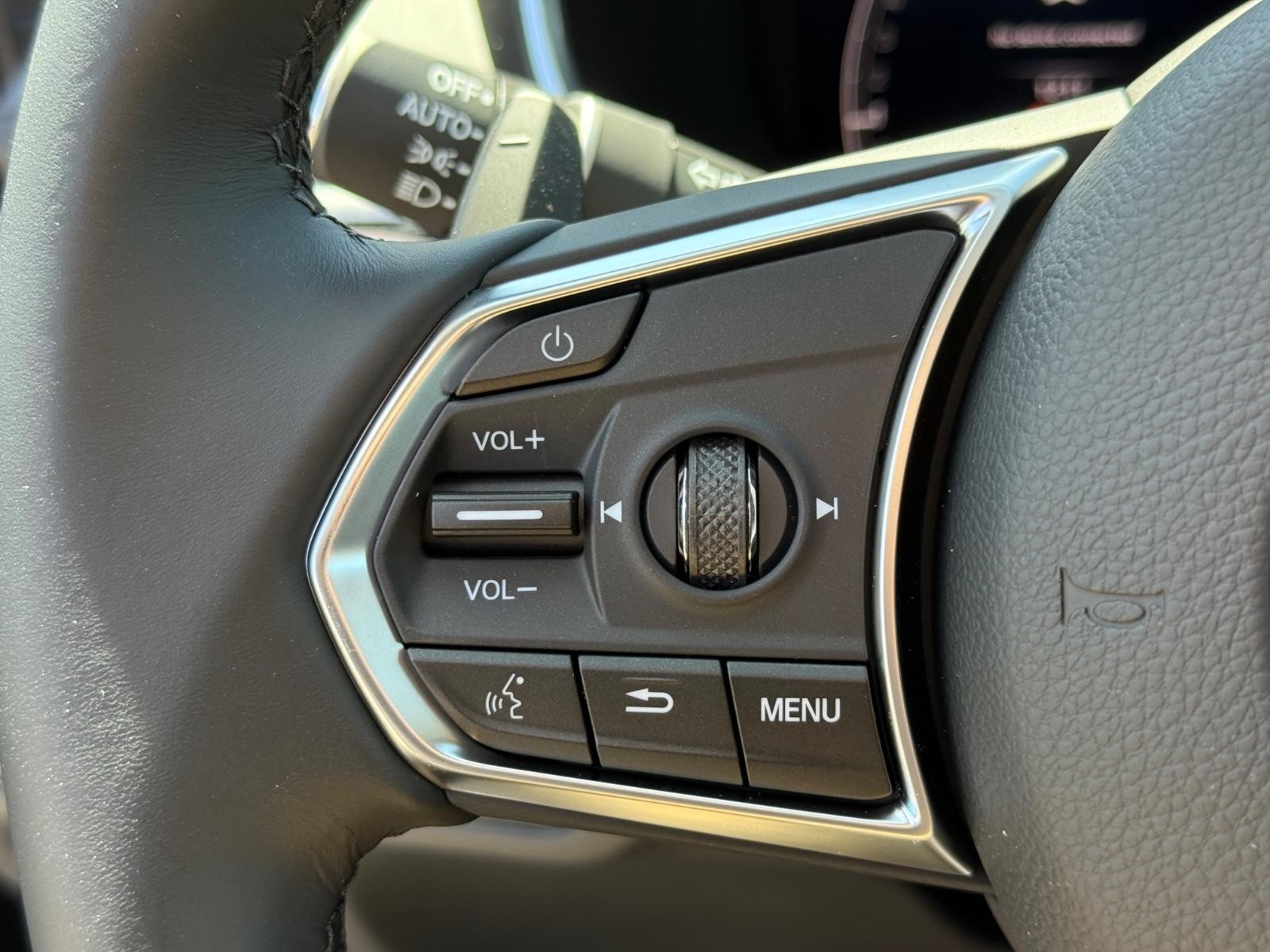 Acura MDX Vehicle Image 12