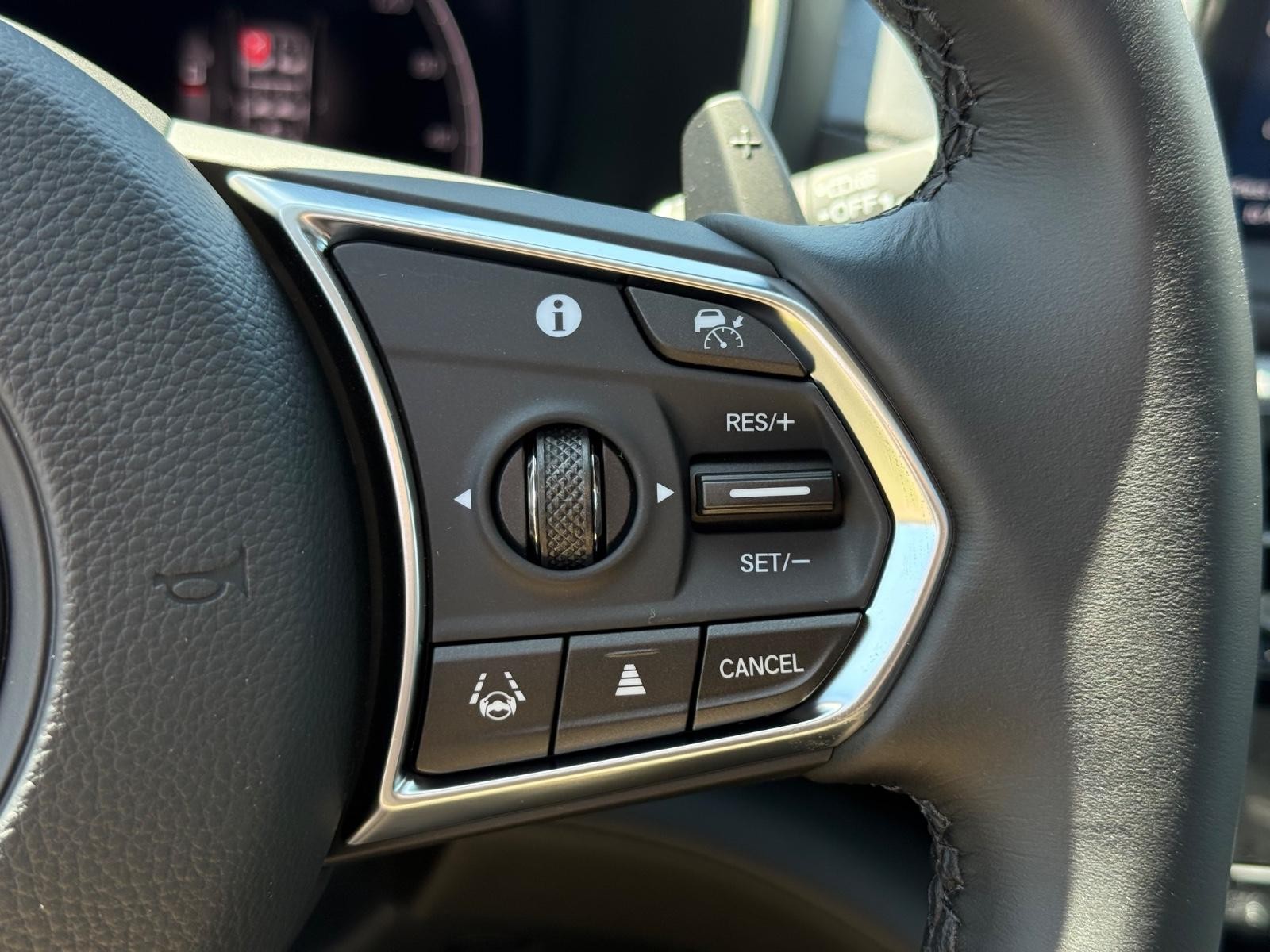 Acura MDX Vehicle Image 13