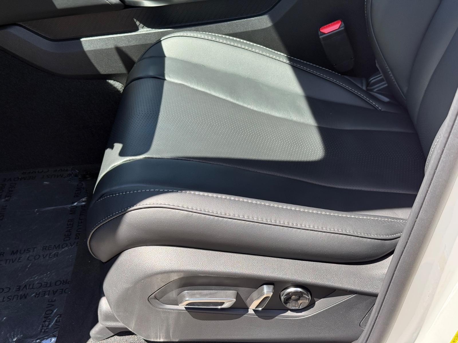 Acura MDX Vehicle Image 17