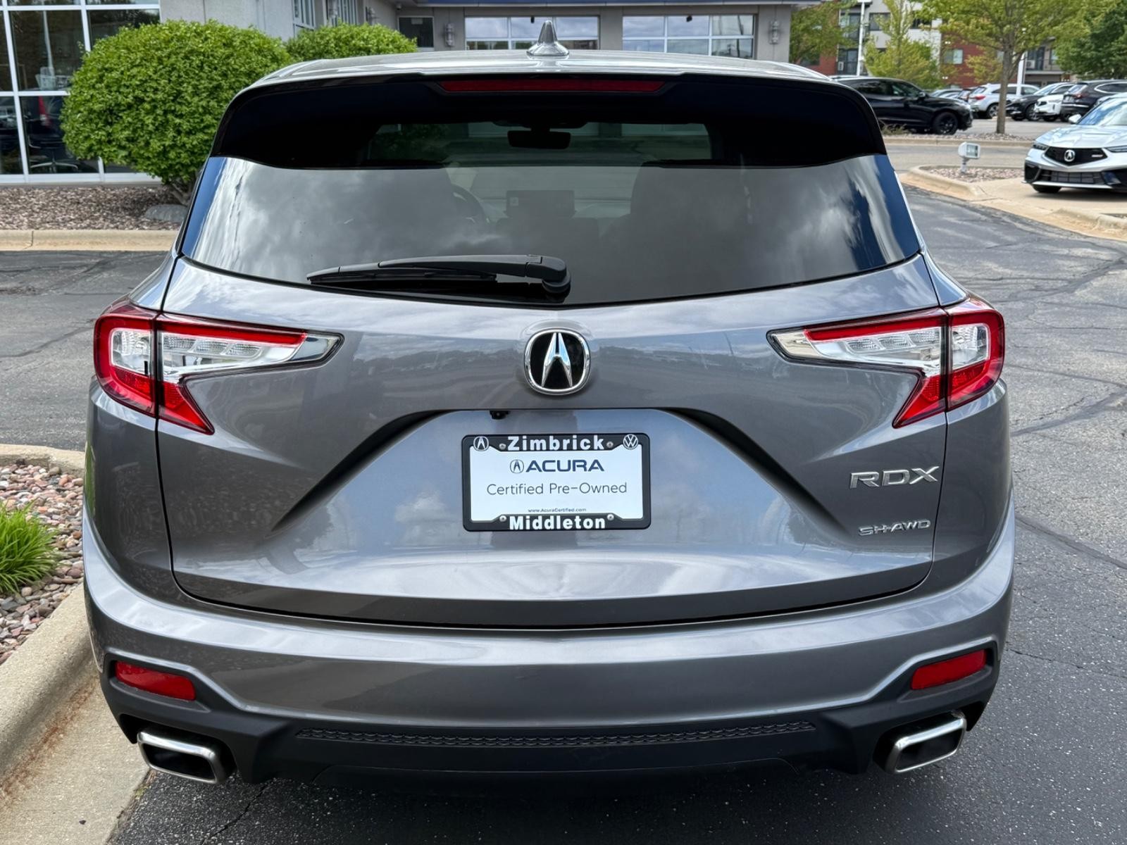 Acura RDX Vehicle Full-screen Gallery Image 04