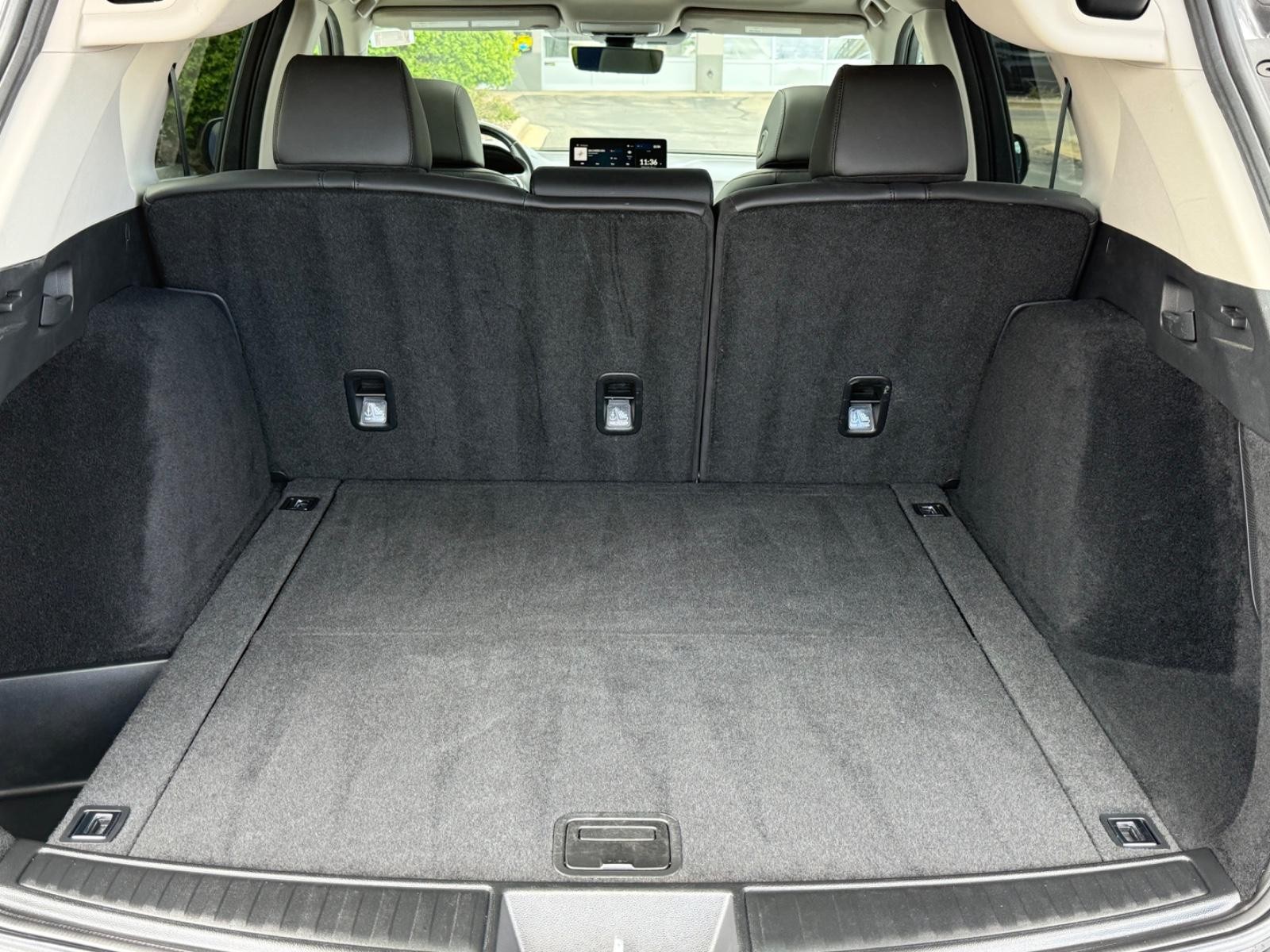 Acura RDX Vehicle Full-screen Gallery Image 05