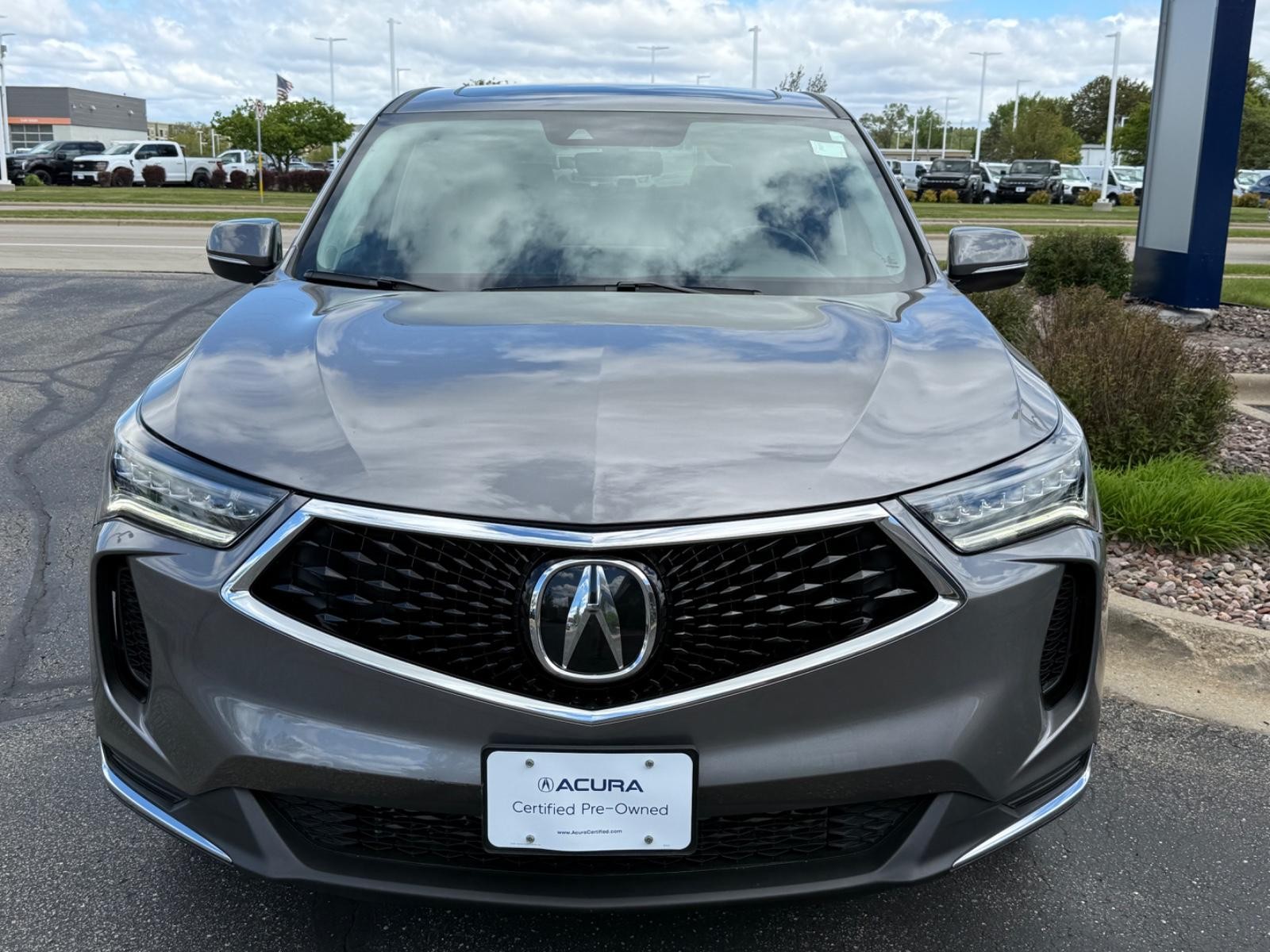 Acura RDX Vehicle Full-screen Gallery Image 09