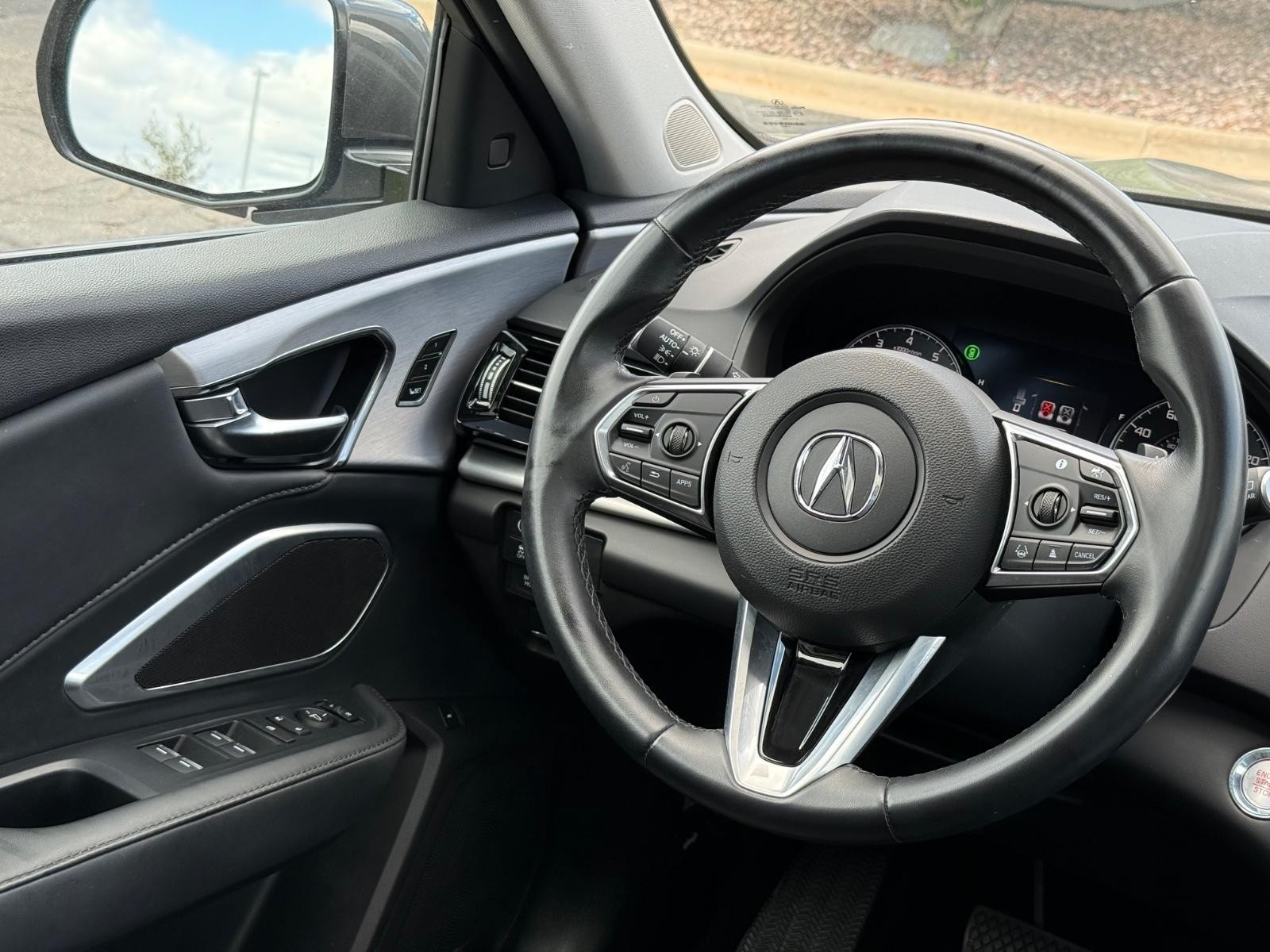 Acura RDX Vehicle Full-screen Gallery Image 14