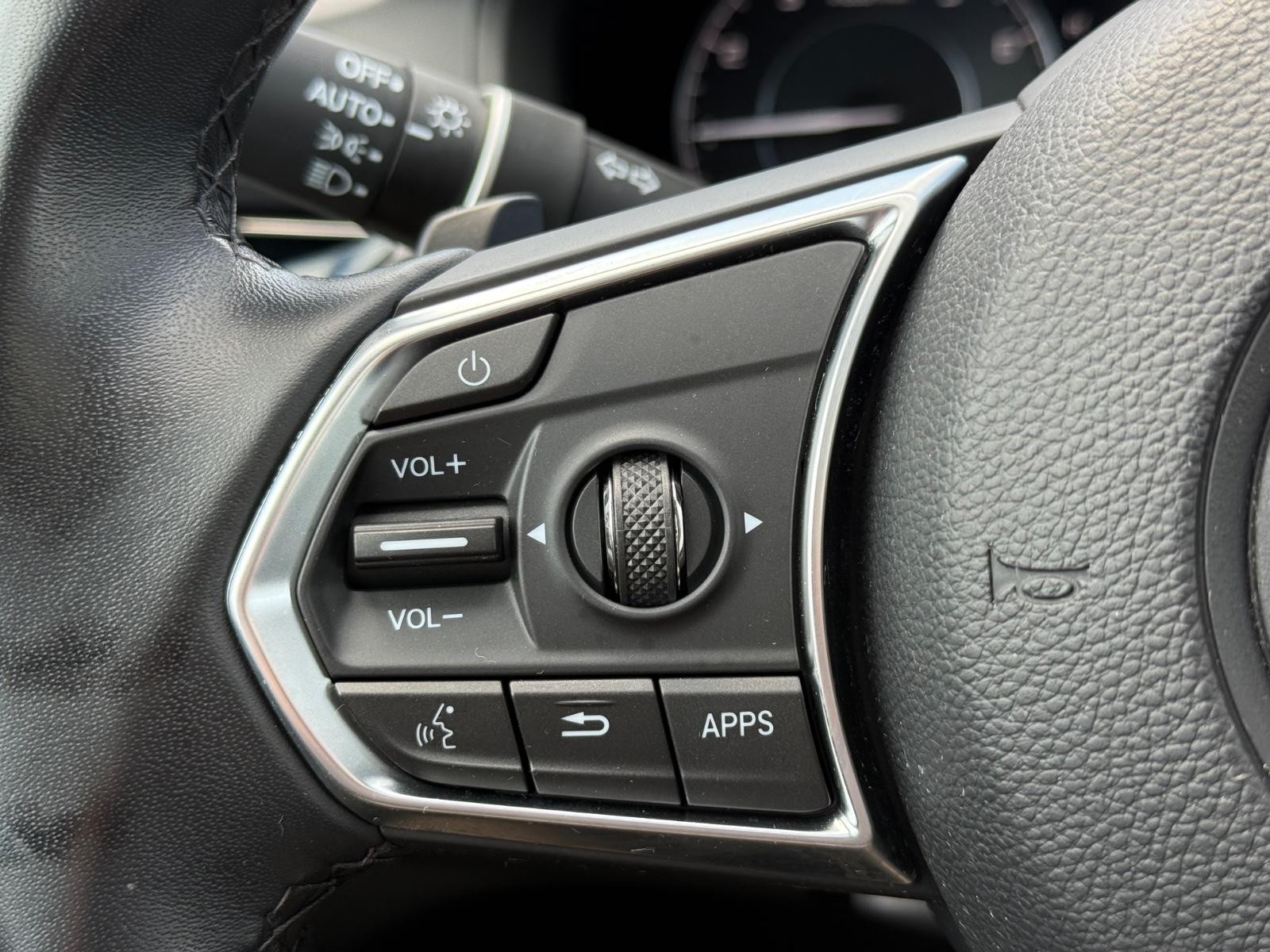 Acura RDX Vehicle Full-screen Gallery Image 17