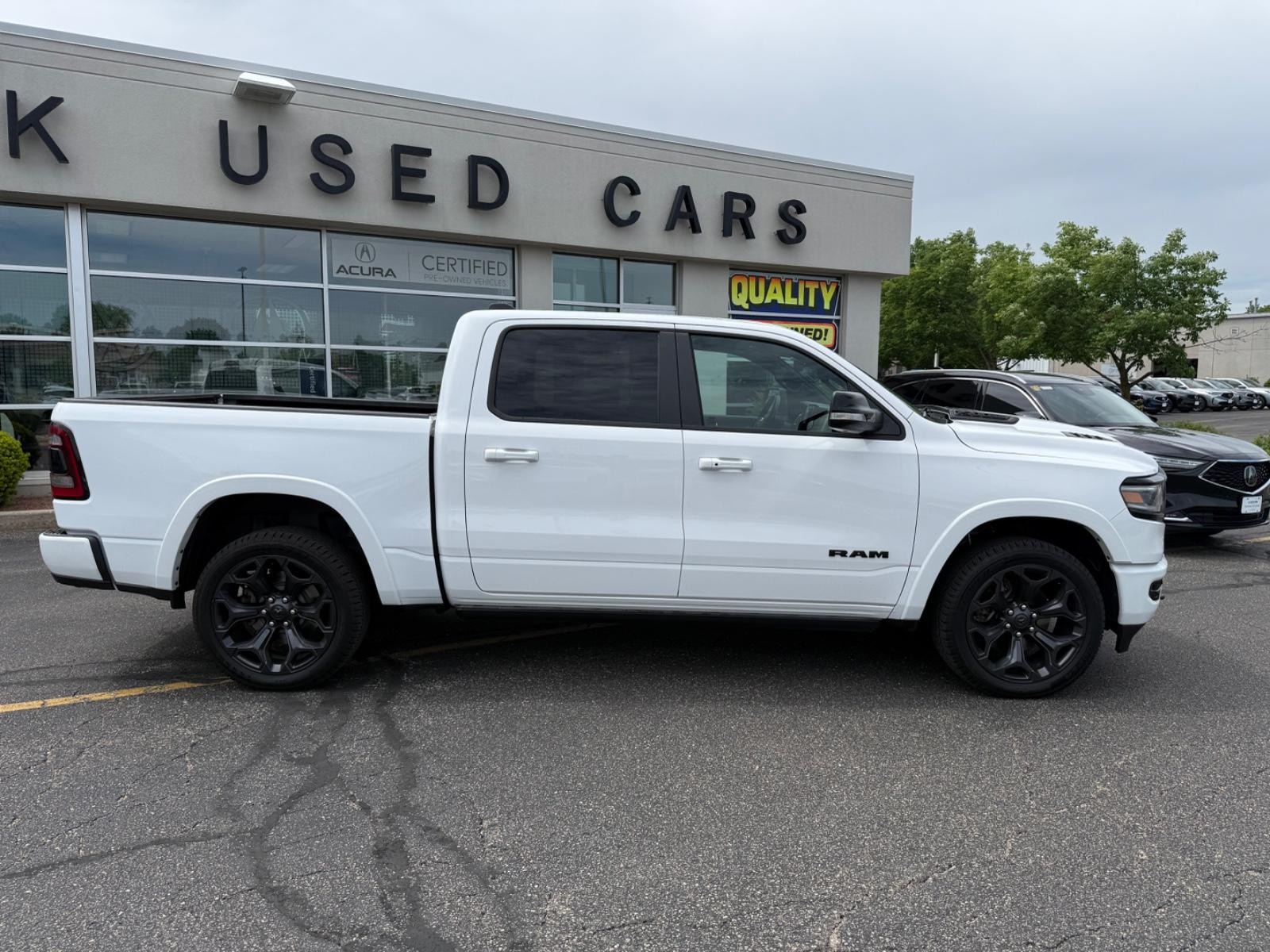 Ram 1500 Vehicle Image 02