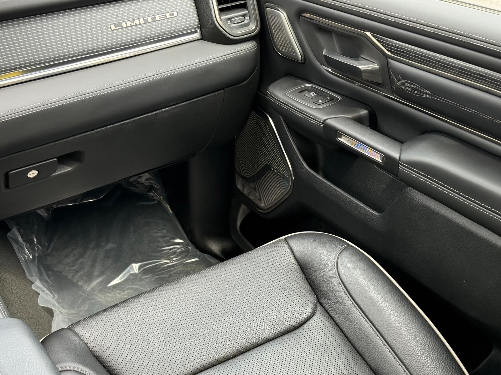 Ram 1500 Vehicle Image 15