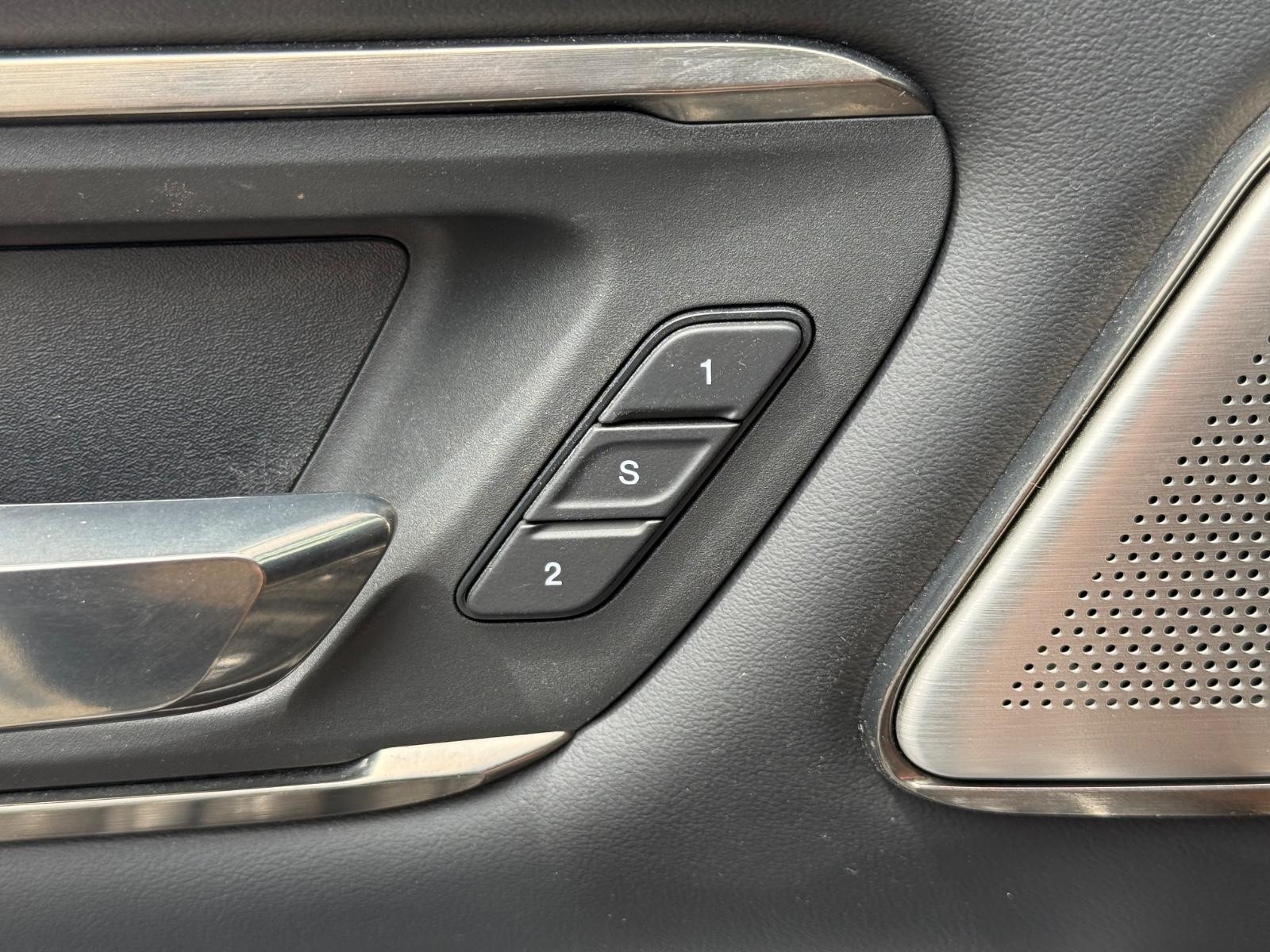 Ram 1500 Vehicle Image 16