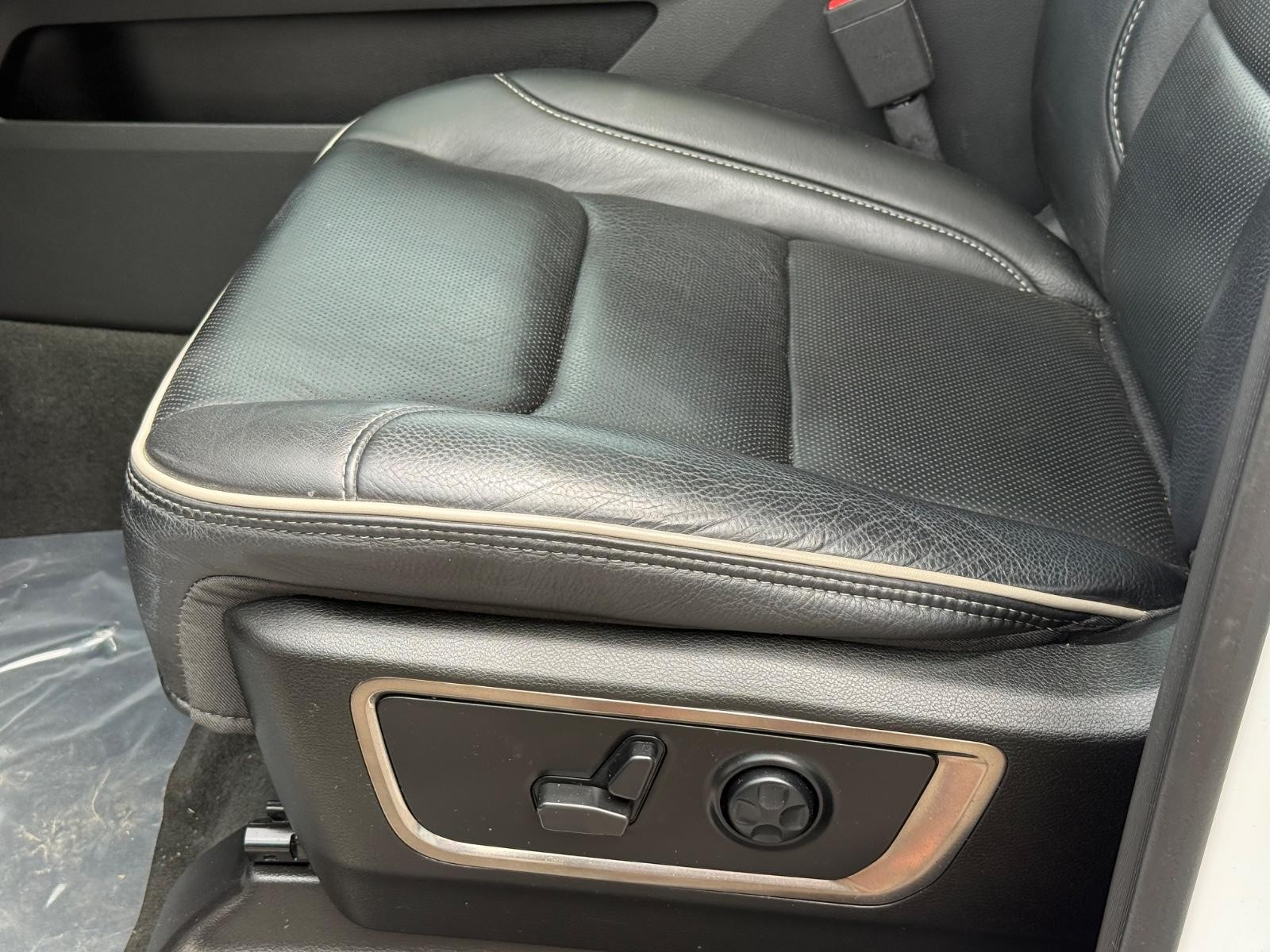 Ram 1500 Vehicle Image 23