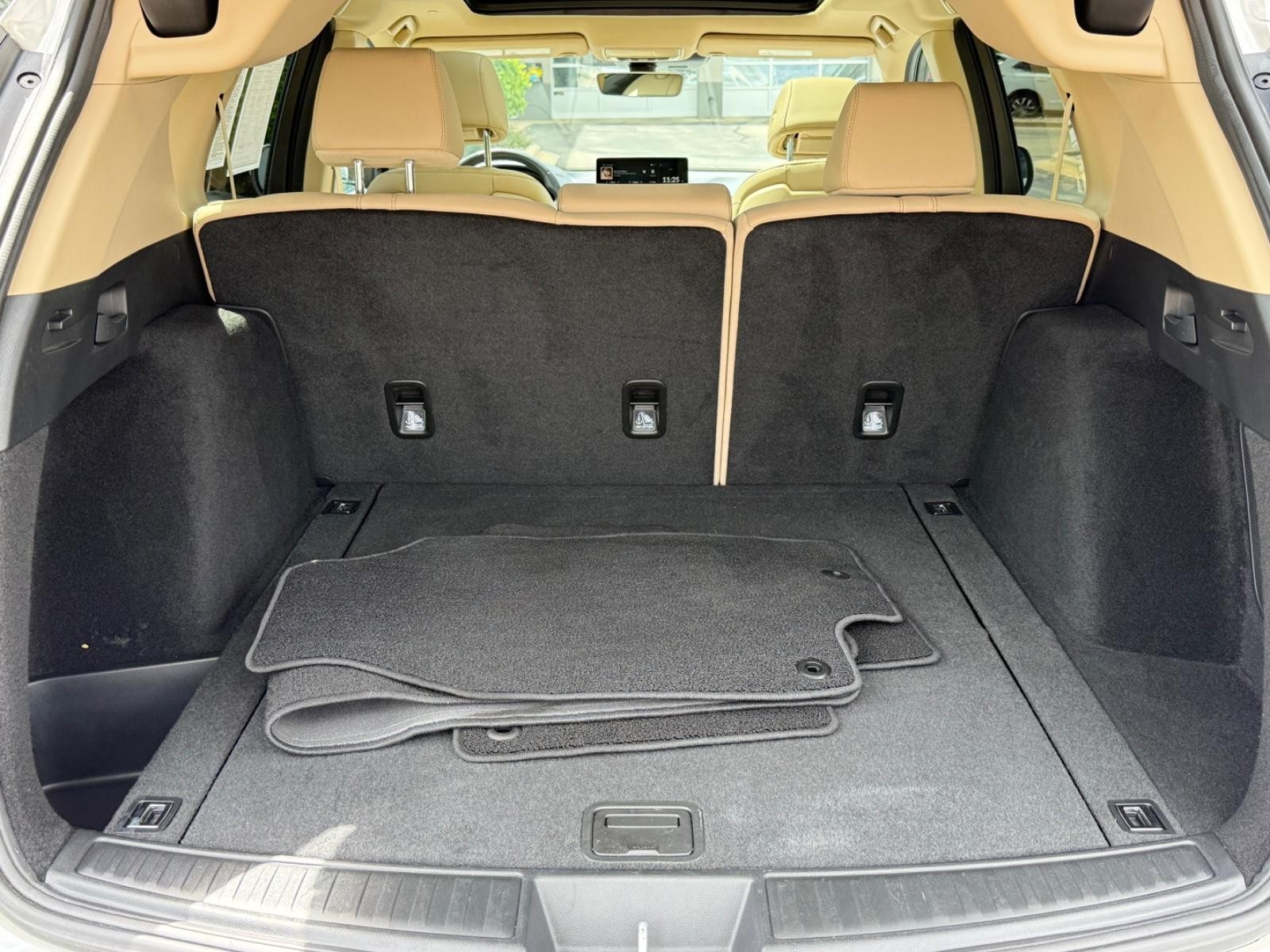 Acura RDX Vehicle Full-screen Gallery Image 05